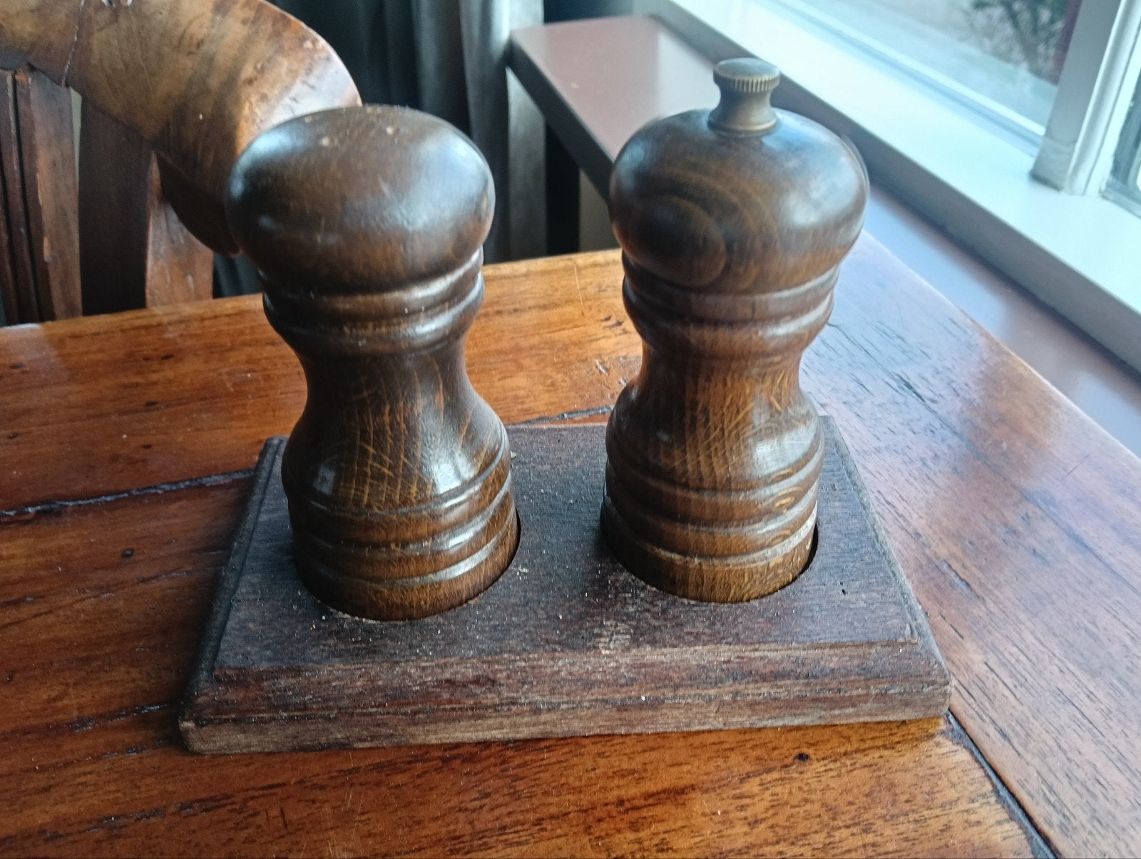 26 houten peper- en zoutstelletjes, Ophalen, Hout, Bruin, Overige typen