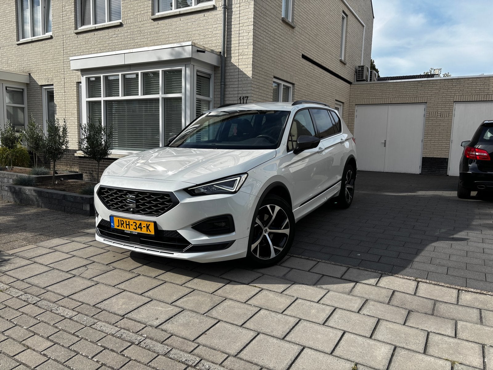 Seat Tarraco FR Business intense/1.5TSI/360°/Full Option/19”, Auto's, 4 cilinders, Leder en Stof, Wit, 14 km/l