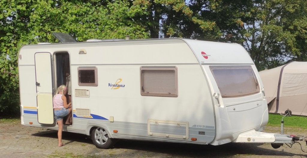 Burstner 490 TK met stapelbed, mover, voortent € 10.950,-, Dwars-stapelbed, 7 tot 8 meter, Treinzit, Particulier