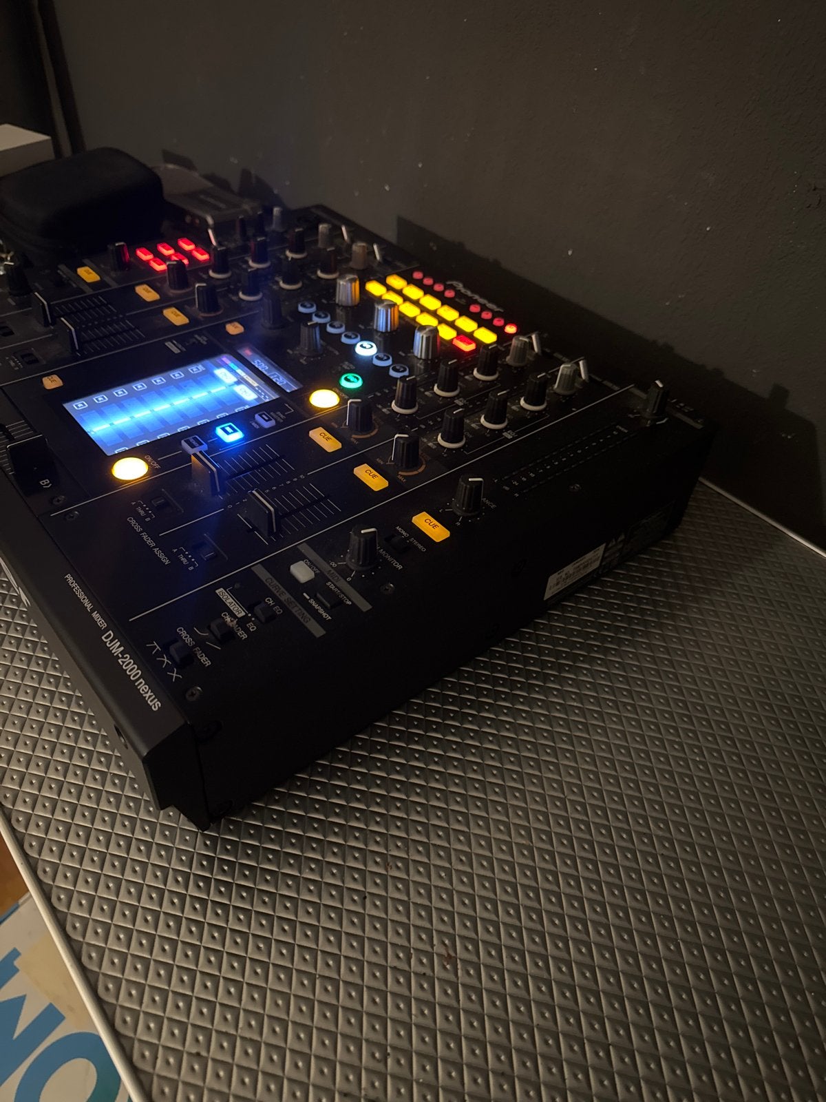 Foto 5 van Pioneer DJM-2000 Nexus DJ-mixer - Zo goed als nieuw