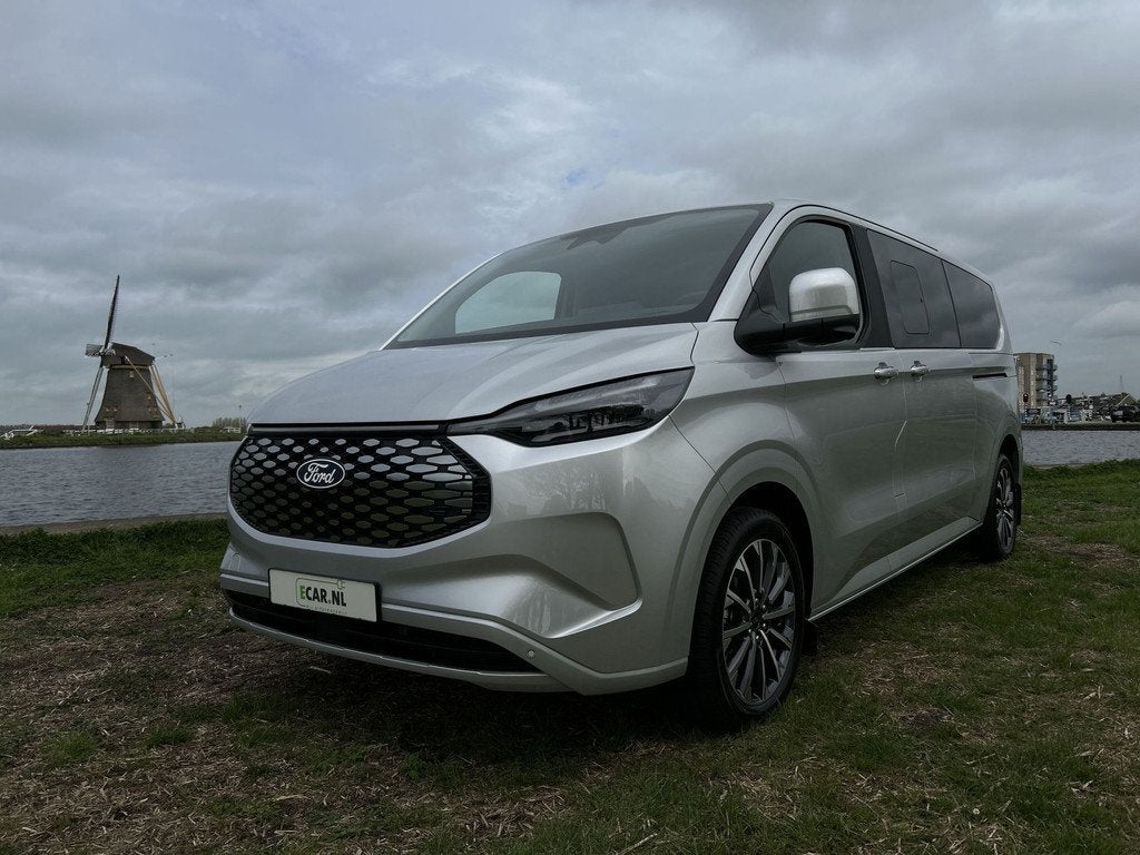 Ford E-Tourneo Custom 340 L2H1 Titanium X 65 kWh 218pk | Lee, Auto's, Ford, Automaat, Achterwielaandrijving, Gebruikt, 2000 kg