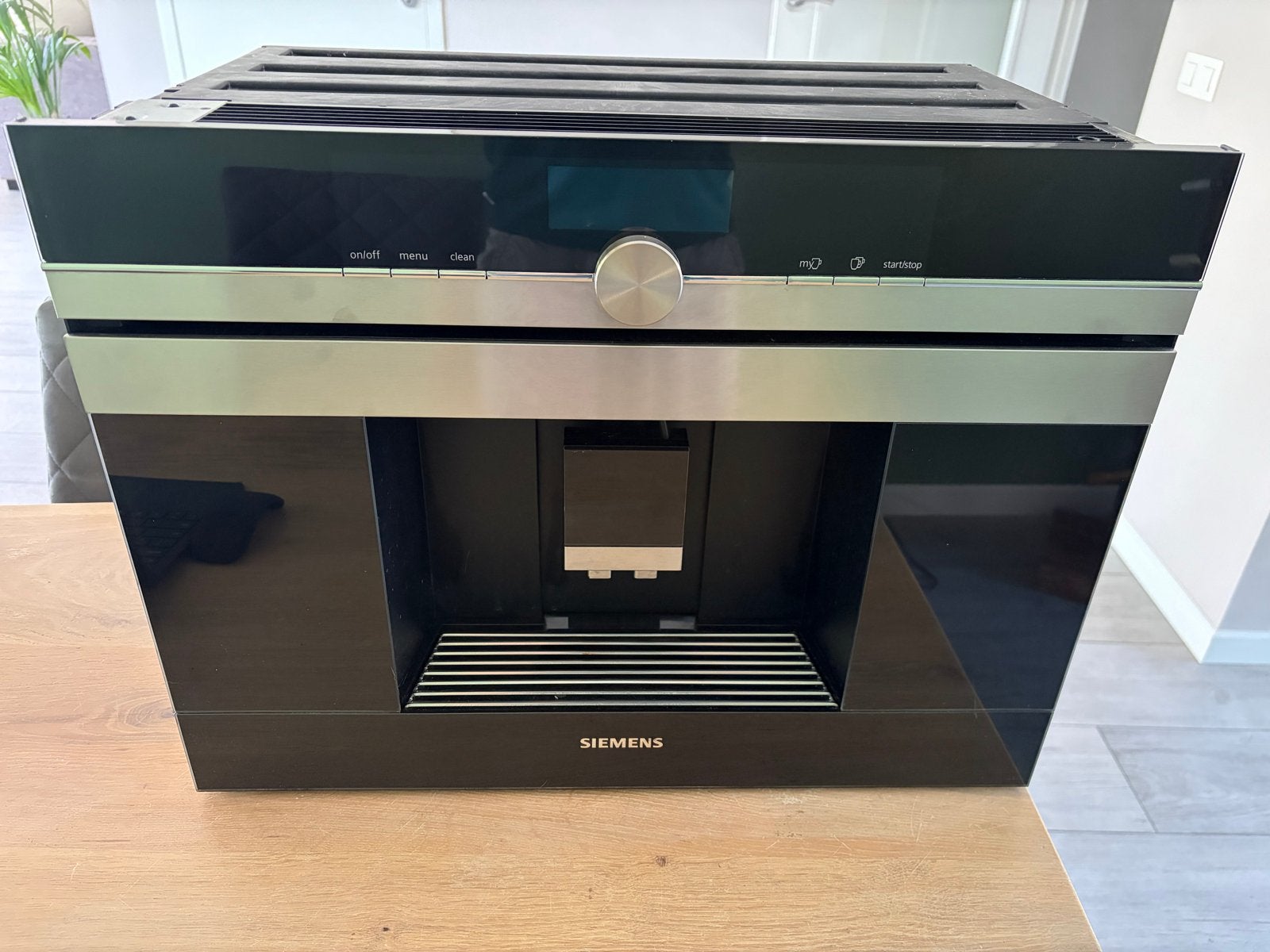 Siemens inbouw koffiemachine CT636 - defect, Afneembaar waterreservoir, 10 kopjes of meer, Koffiemachine, Niet werkend