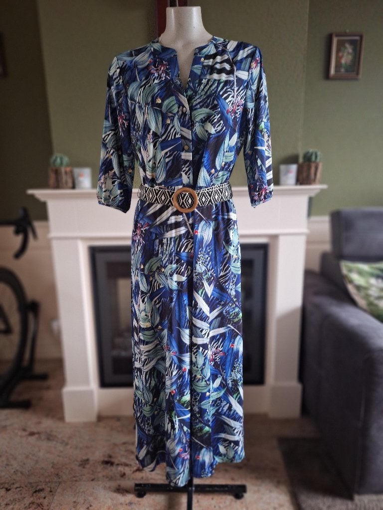 K-design jurk schitterende lange met gebreide riem L, K-design, Maat 42/44 (L), Zo goed als nieuw, Onder de knie