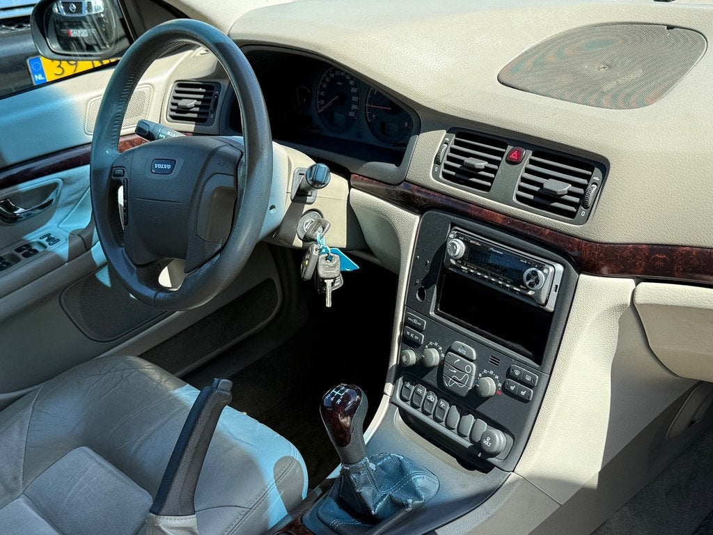 Volvo S80 2.4 Dynamic Airco Cruise Apk tot 06-03-2027, Auto's, Volvo, Voorwielaandrijving, Beige, 129 €/maand, Sedan
