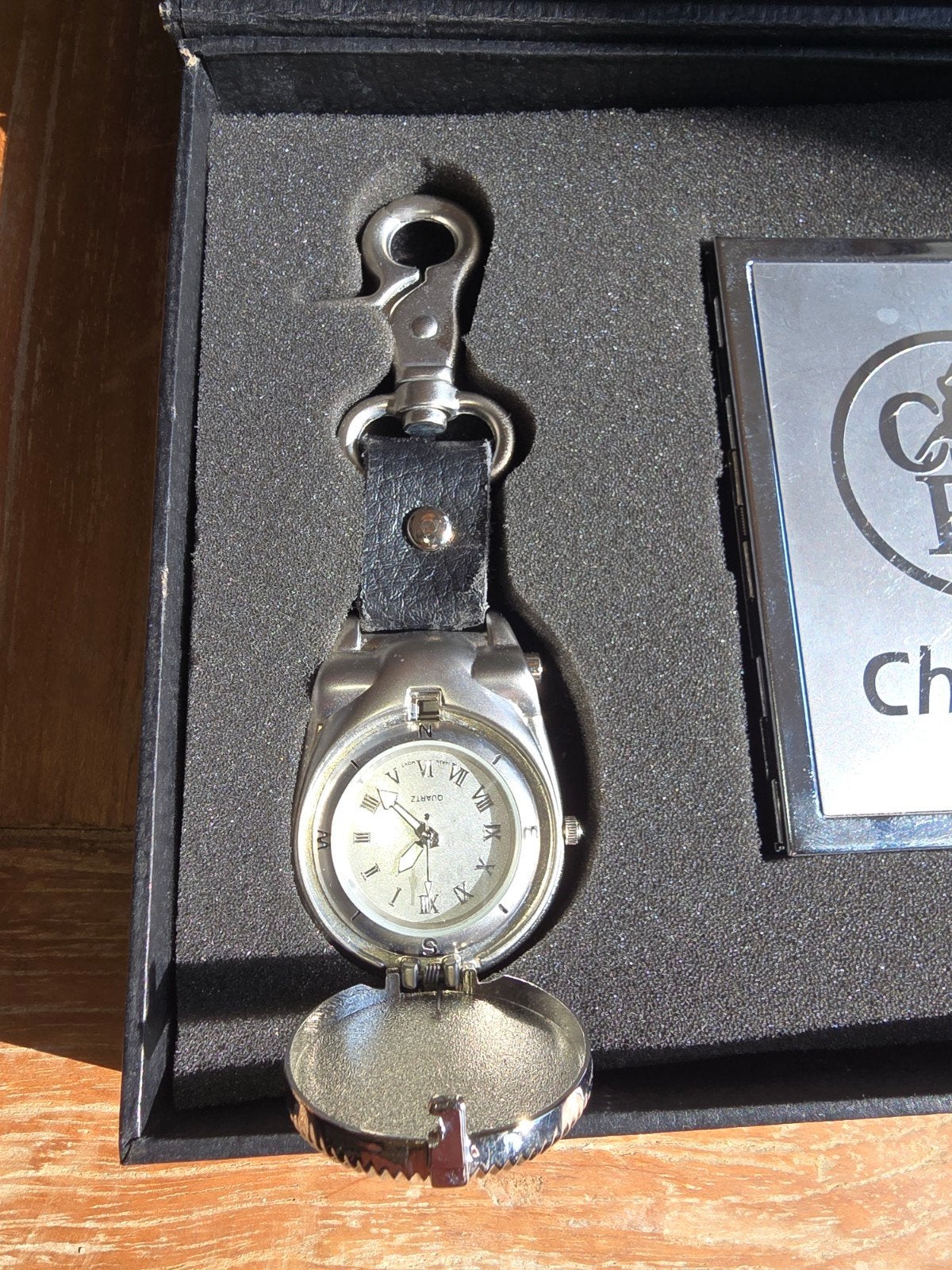 Chelsea FC Zakhorloge en Kaarthouder Set - Nieuw in Doos, Overige merken, Zakhorloge, Leer, Staal