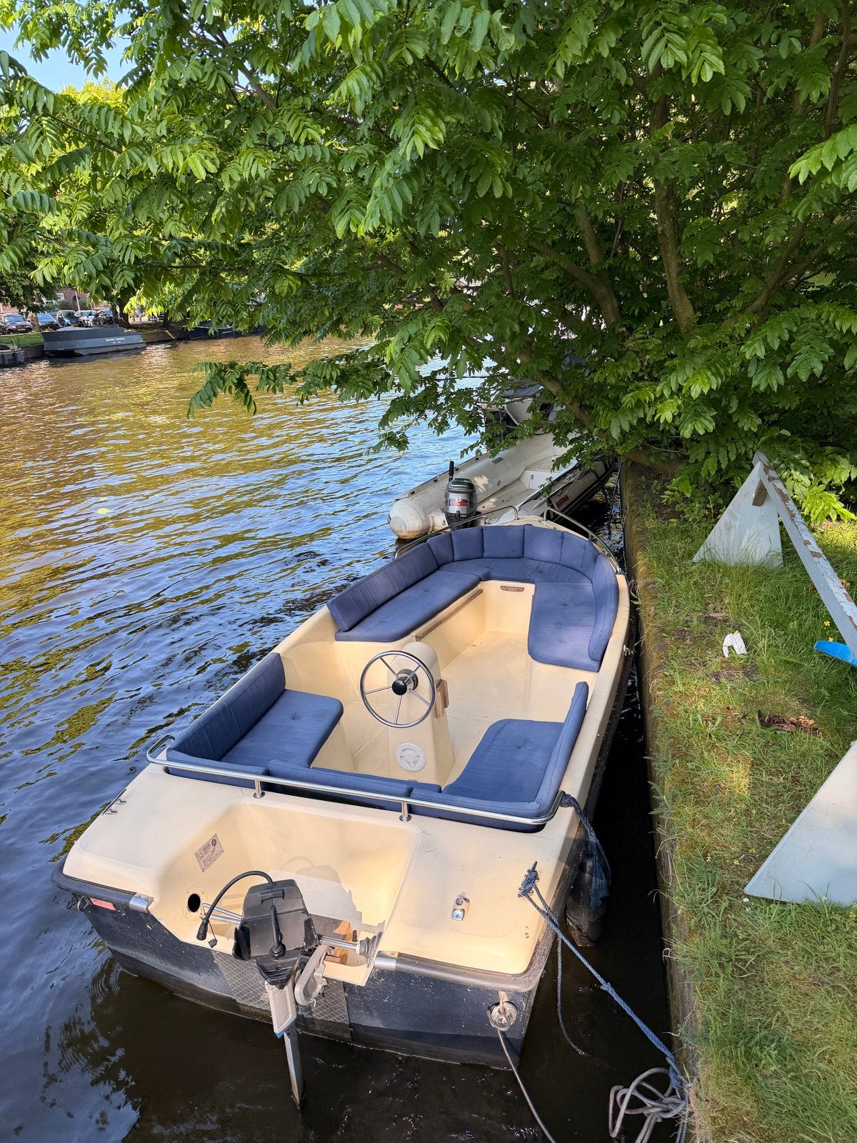 Elektrische boot met lange range, 4.20m, incl. kussens en ze, Ophalen, Gebruikt, Afdekzeil, Buitenboordmotor
