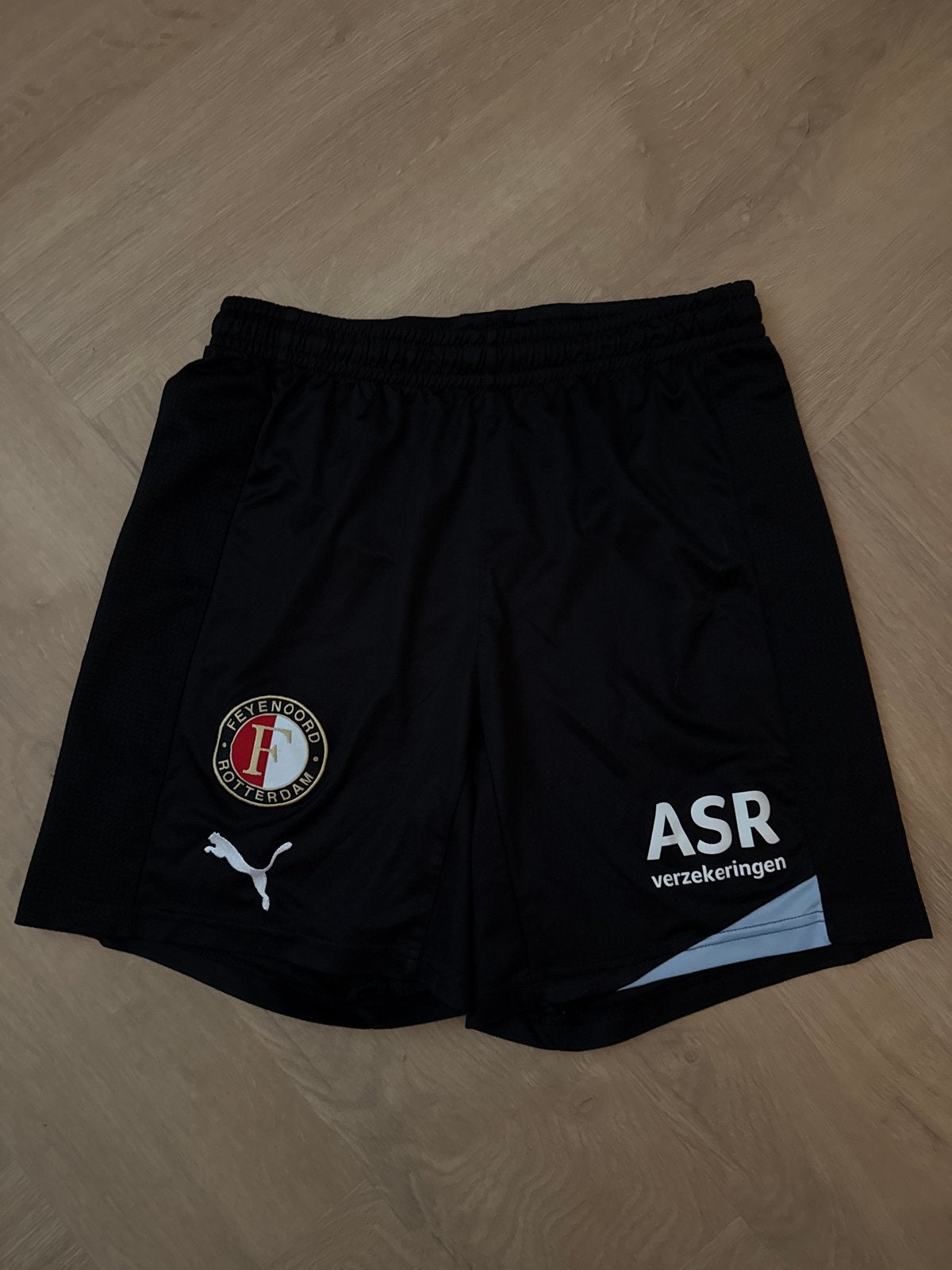 Feyenoord Puma sportbroekje maat S, Sport en Fitness, Voetbal, Maat S, Ophalen of Verzenden, Zo goed als nieuw, Broek