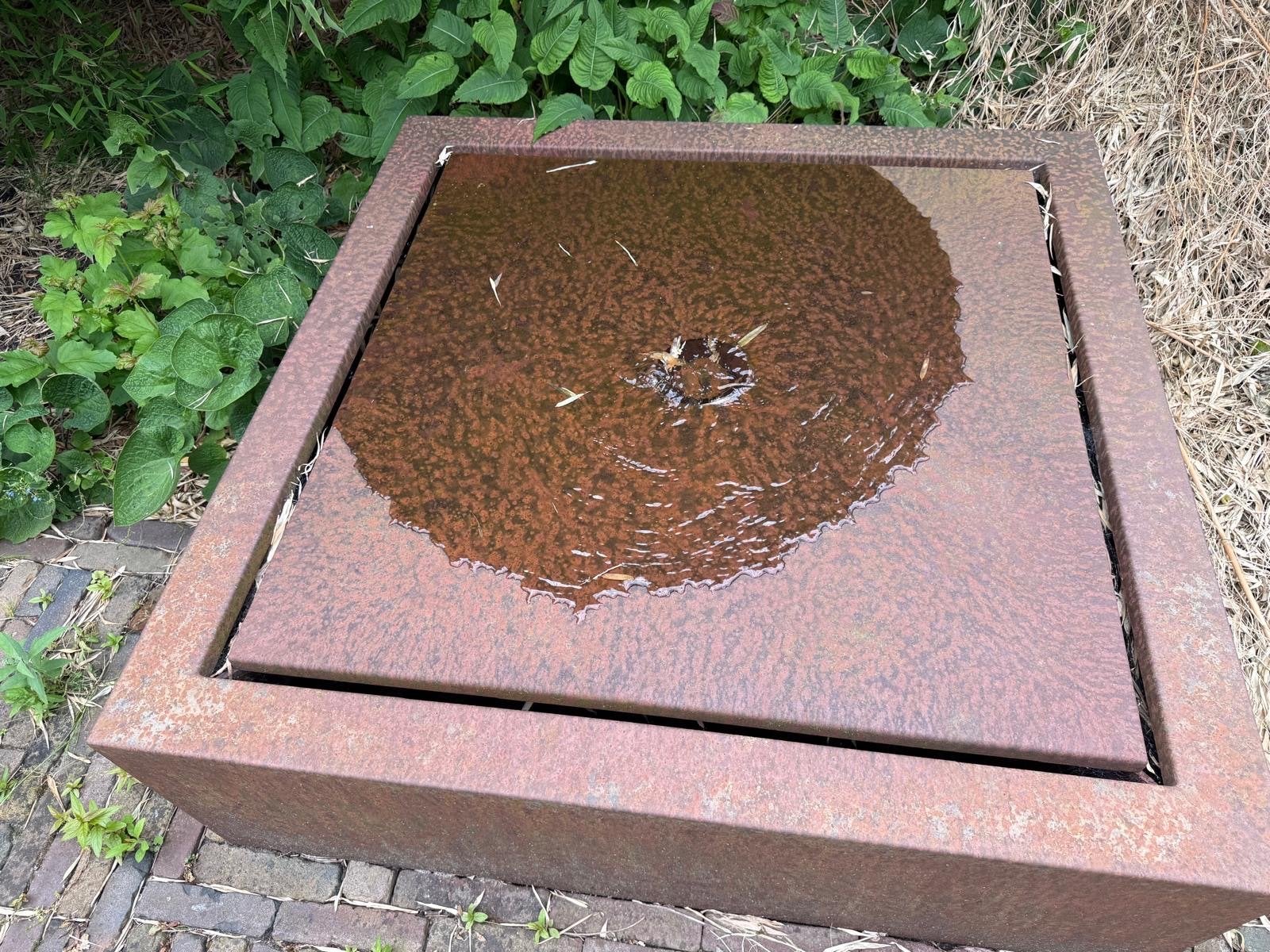 Roestkleurige waterfontein met plantenpotten 120x120 cm, Ophalen, Gebruikt, 100 cm of meer, Vierkant