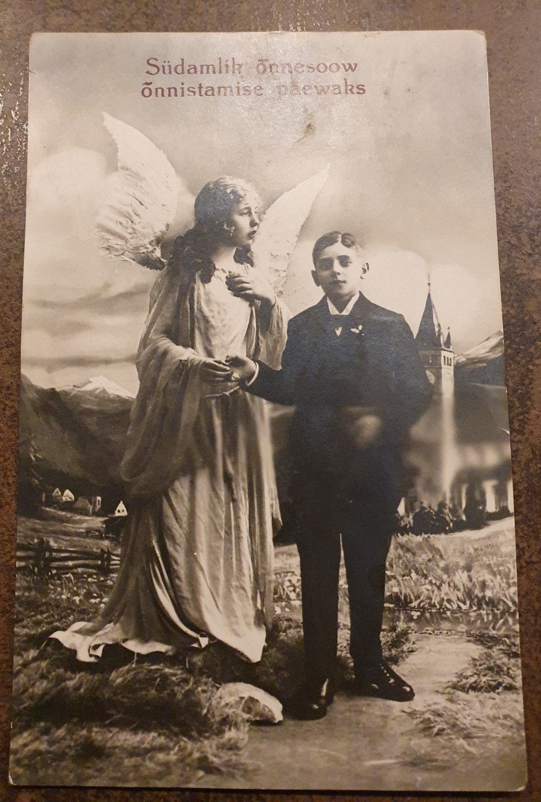 Oude ansichtkaart: Engel met jongen, Estland, 1930, Ophalen of Verzenden, 1920 tot 1940, Gelopen, Overig Europa