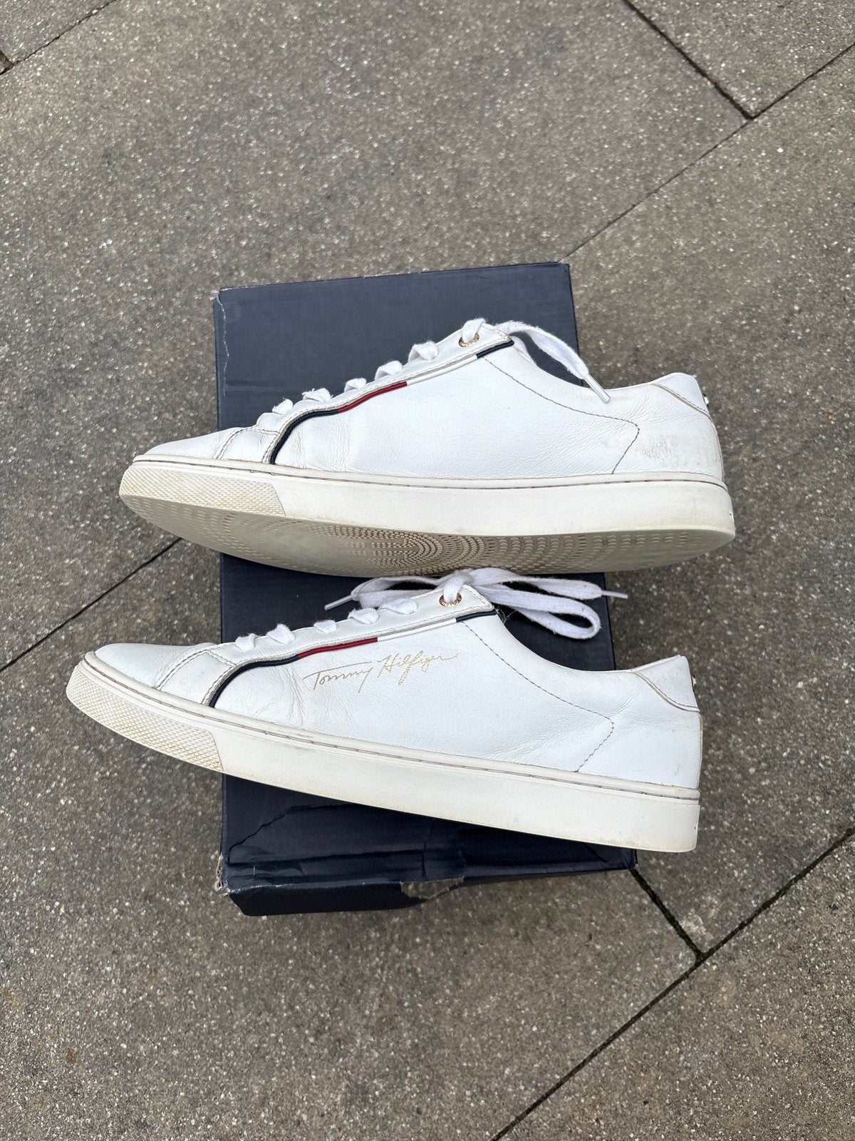 Tommy Hilfiger sneakers signature - Maat 41, Kleding | Heren, Schoenen, Wit, Ophalen of Verzenden, Sneakers of Gympen, Gedragen