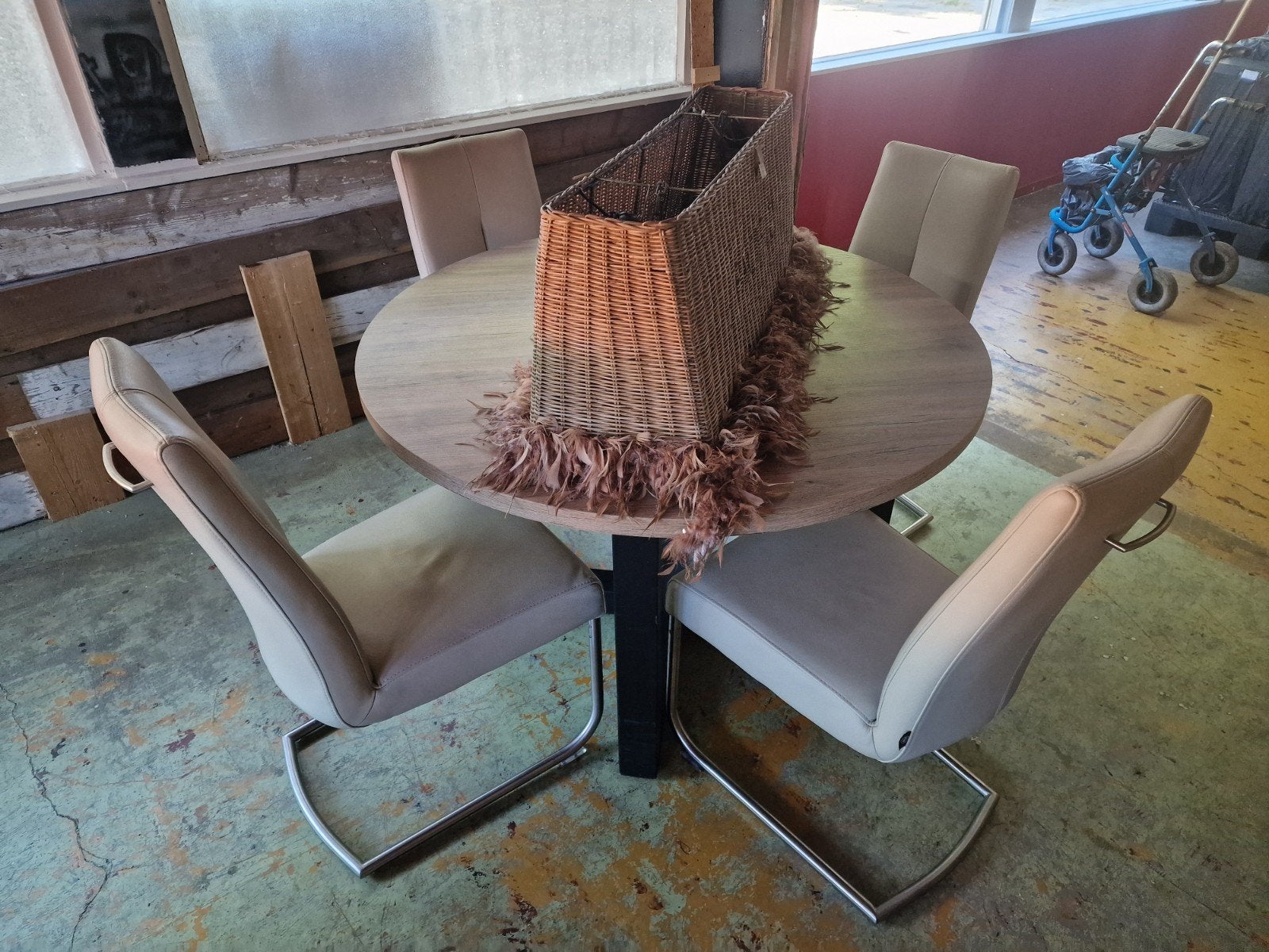 4x Stoel: H&H, leder, zgan, sledestoelen, eetkamerstoelen, Nb
-
<
,, Ophalen of Verzenden, Zo goed als nieuw, Vier