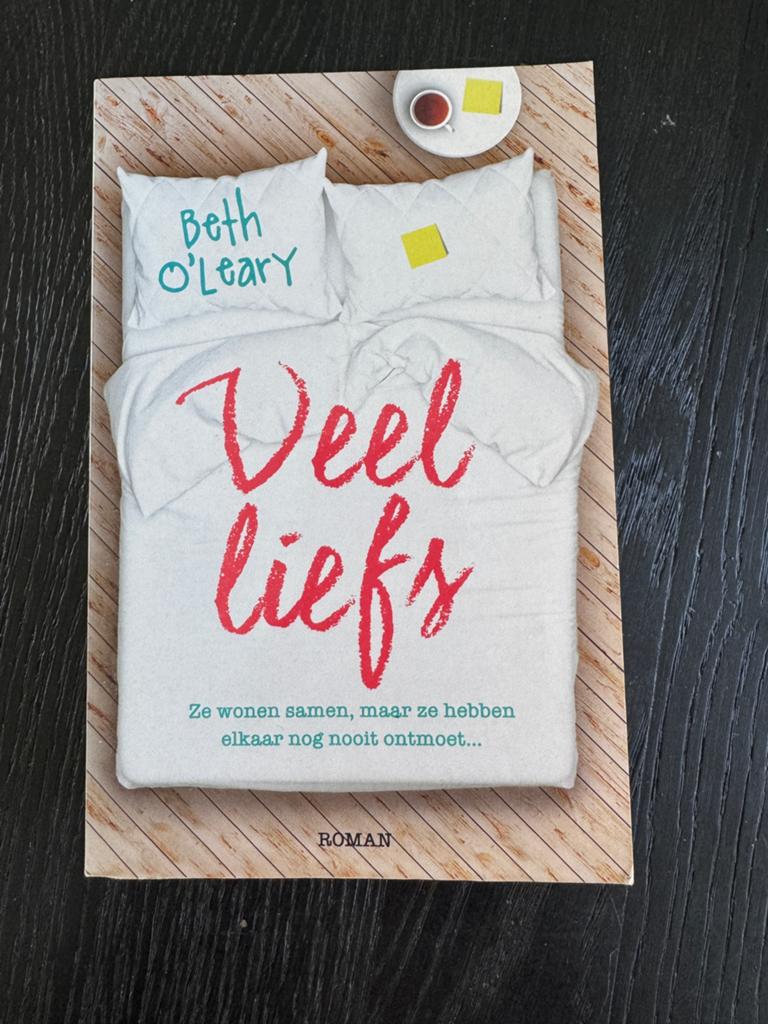 Beth O'Leary - Veel liefs, Ophalen of Verzenden, Zo goed als nieuw, Beth O'Leary