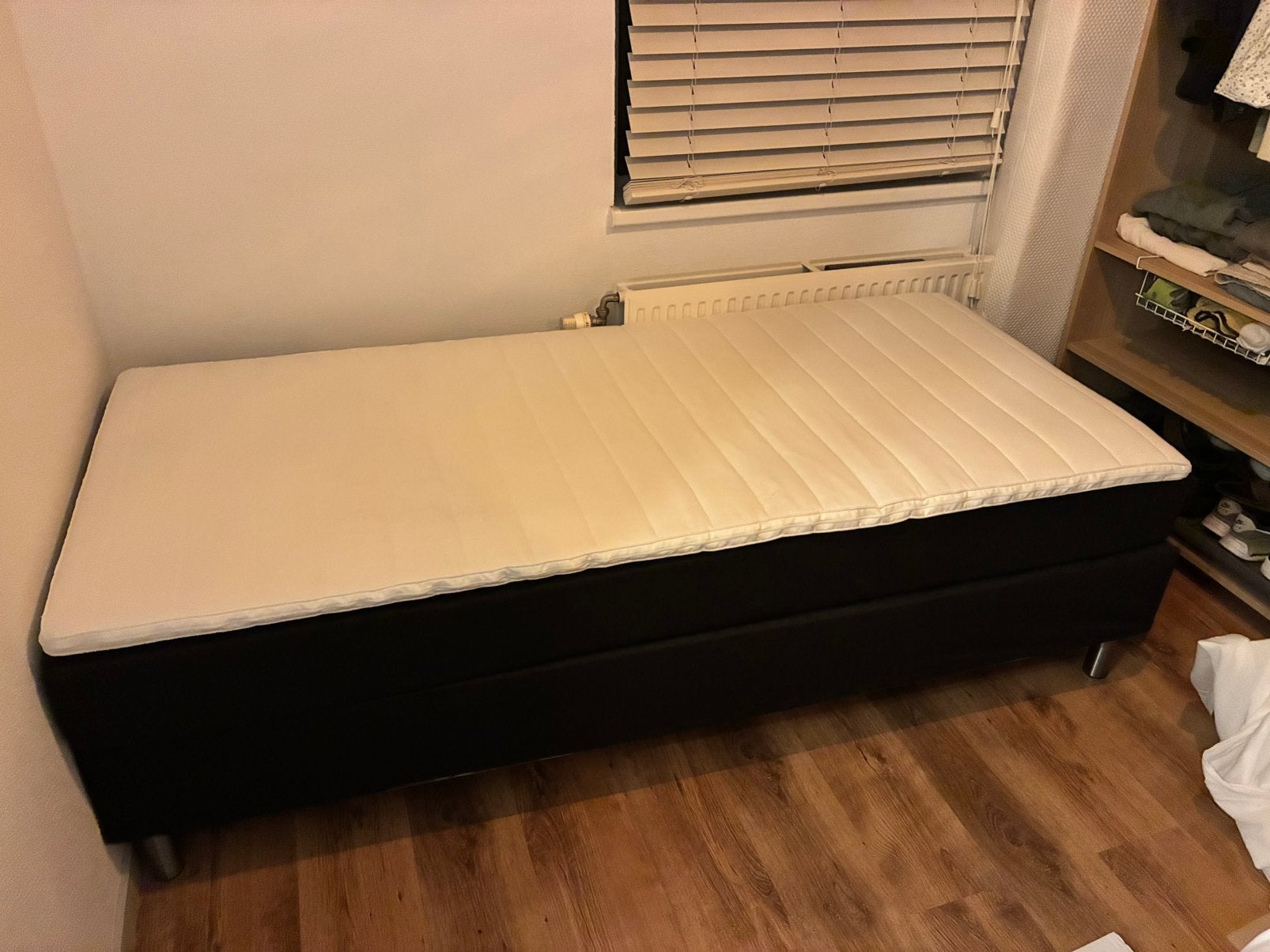 Nieuwe boxspring met topper, Ophalen, 90 cm, Eenpersoons, Zwart