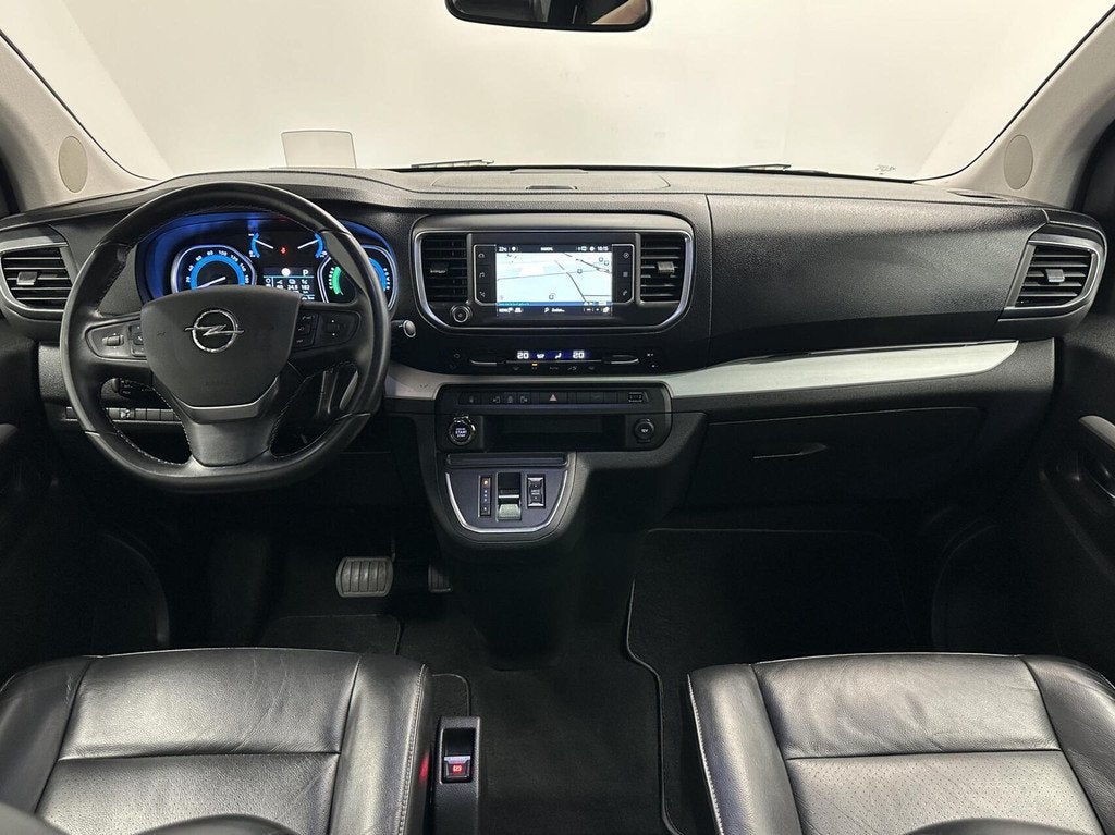 Opel Zafira-e Life L3H1 Innovation 50 kWh LEER PANO CARPLAY, Auto's, 136 pk, Gebruikt, Zwart, Overige carrosserieën