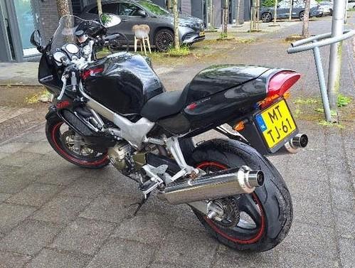 VTR1000F Firestorm, 2 cilinders, Occasion, Motorrijbewijs A, Handgeschakeld