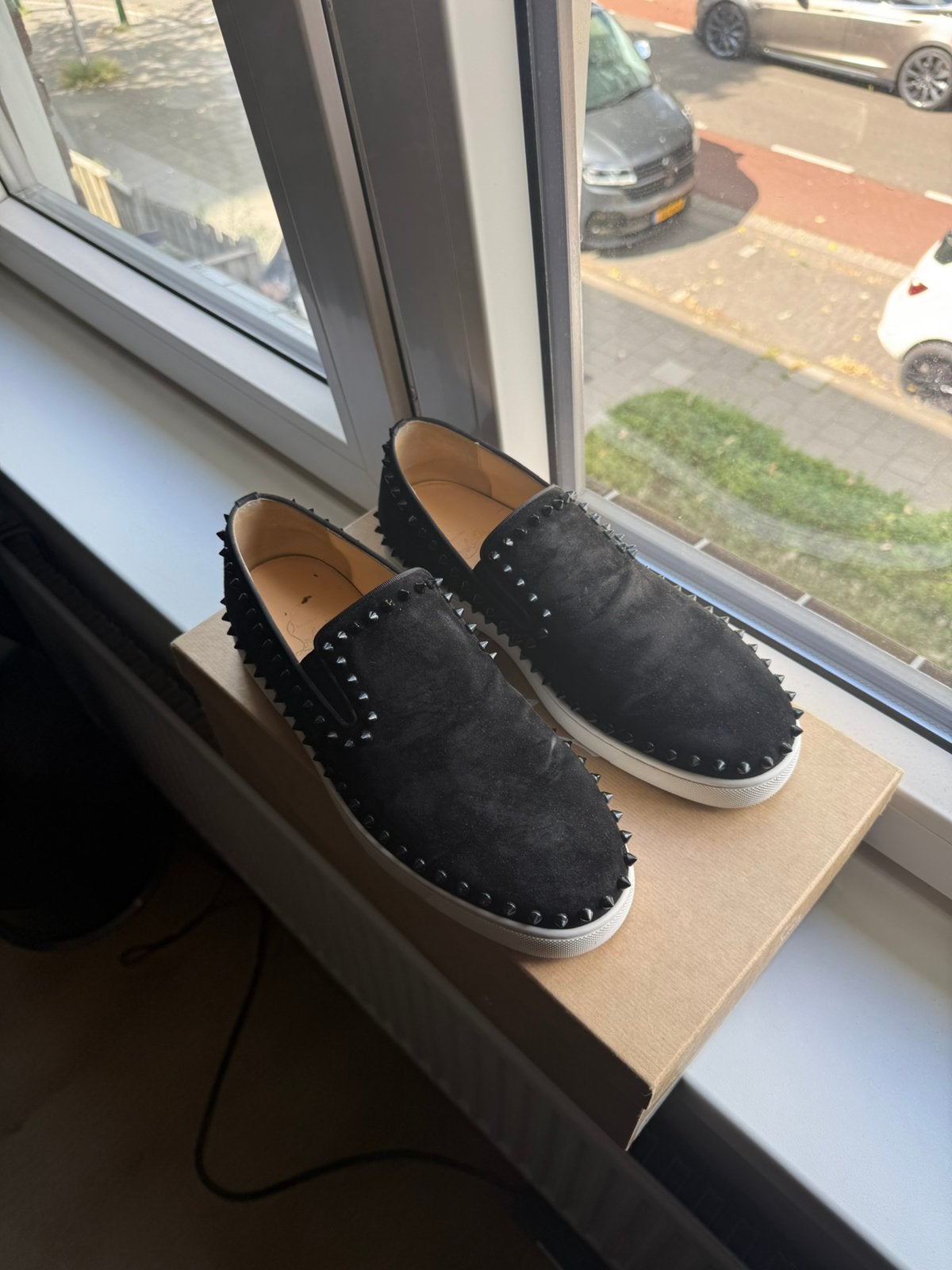 Louboutin 42,5, Ophalen of Verzenden, Zo goed als nieuw, Zwart