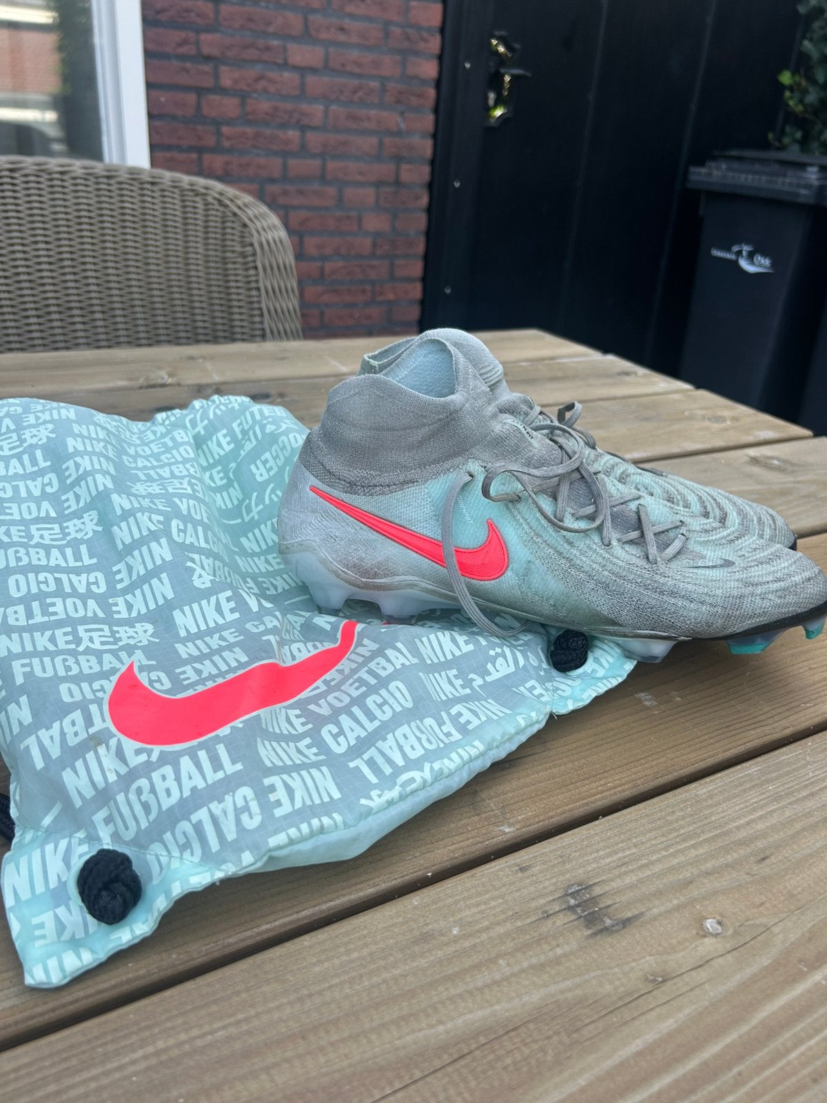 Nike phantom voetbalschoenen met tasje, Maat XS of kleiner, Ophalen of Verzenden, Gebruikt, Schoenen