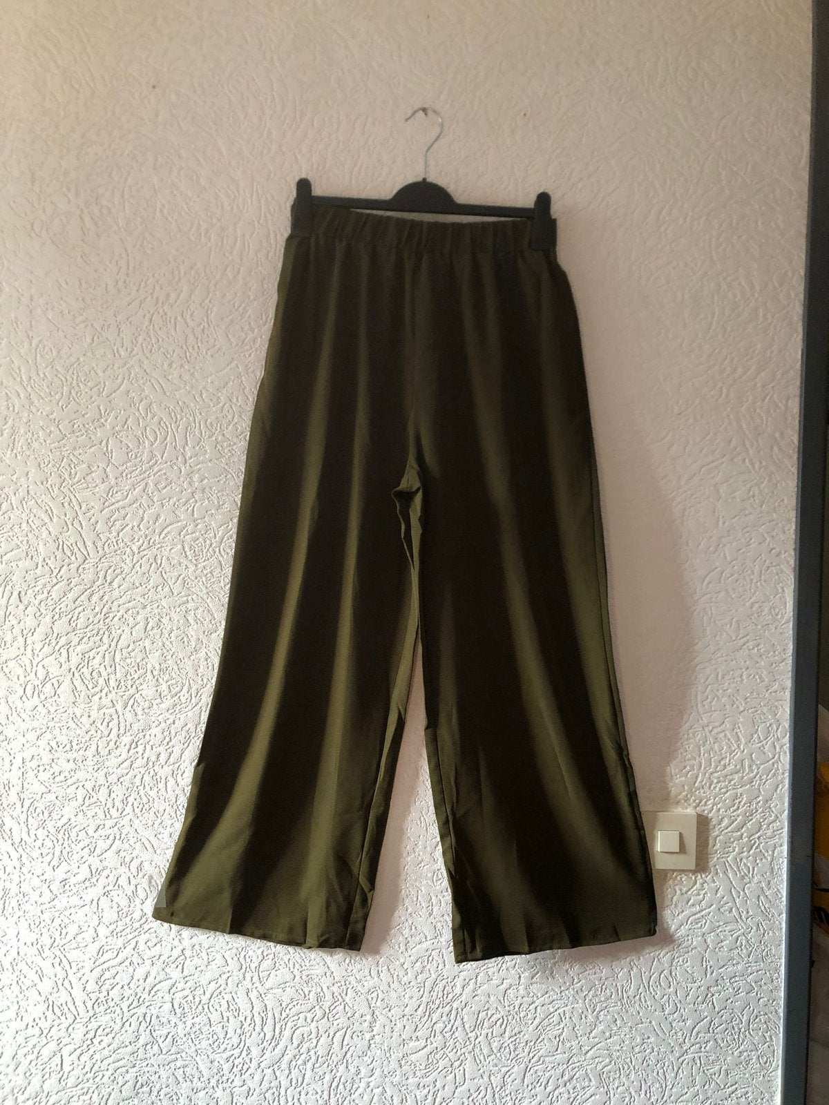 Maat XL - baggy broek- kaki / army groen met elastiek boord, Kleding | Dames, Broeken en Pantalons, Maat 46/48 (XL) of groter