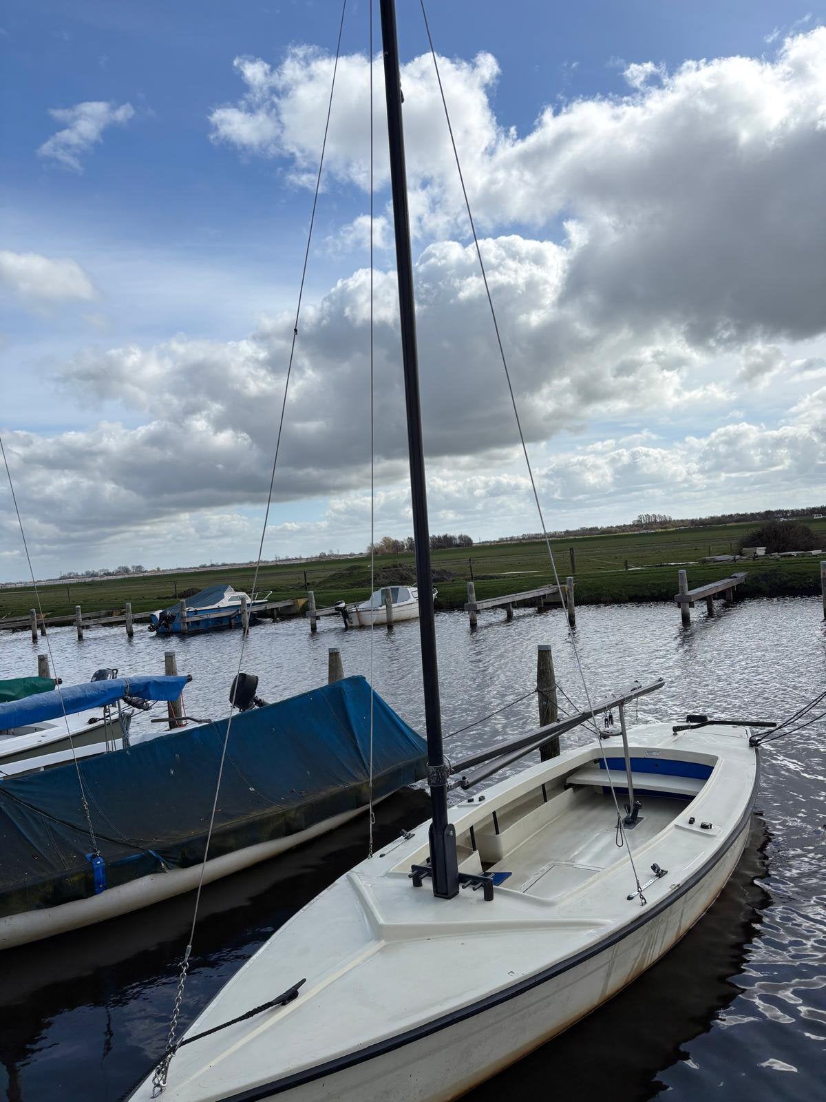 Polyvalk zeilboot, Ophalen, Zo goed als nieuw, Grootzeil