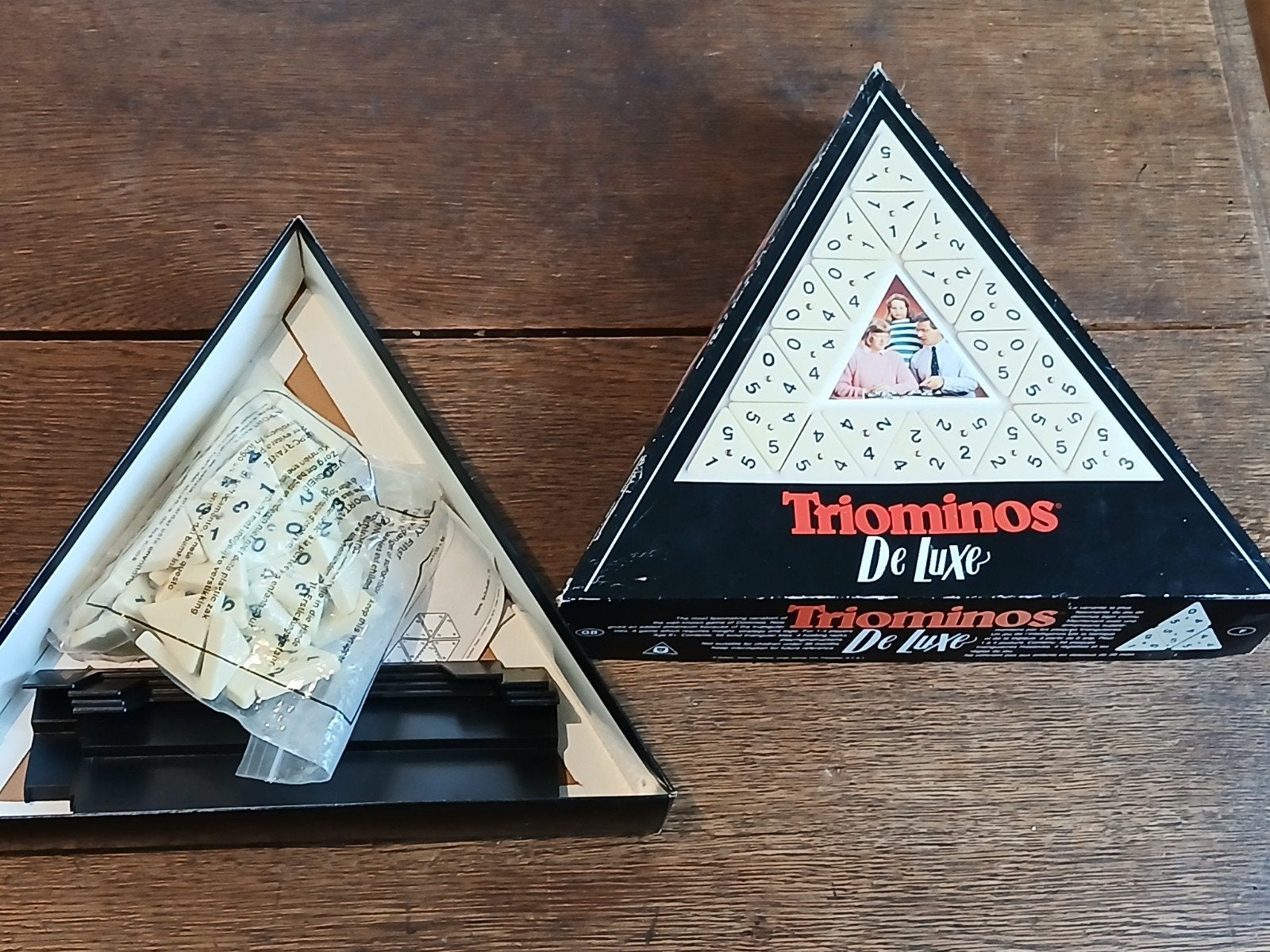 TRIOMINOS DE LUXE(90' JAREN) COMPLEET.., Drie of vier spelers, Ophalen of Verzenden, Zo goed als nieuw