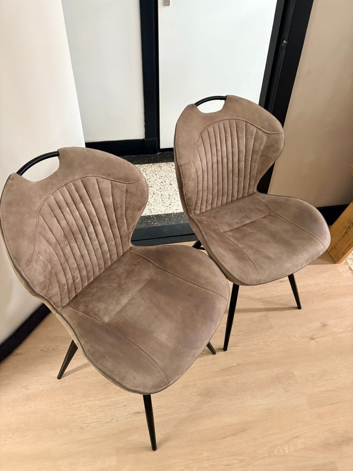 2x eetkamer stoel - Minot, Huis en Inrichting, Stoelen, Ophalen, Zo goed als nieuw, Bruin