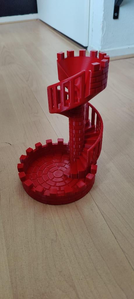 Dice tower / Dobbelstenen toren, Hobby en Vrije tijd, Gezelschapsspellen | Bordspellen, Vijf spelers of meer, Ophalen of Verzenden