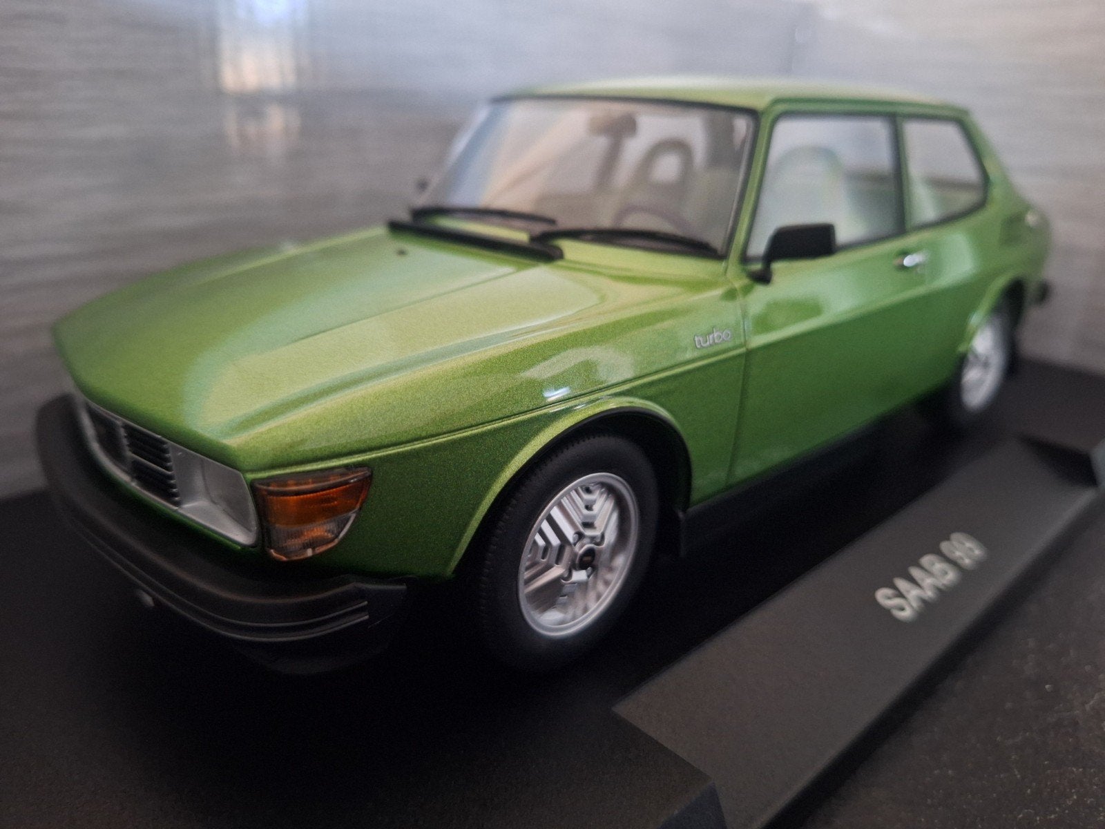 Saab 99 Turbo 1977 Schaal 1:18, Overige merken, MCG, Nieuw, Ophalen of Verzenden
