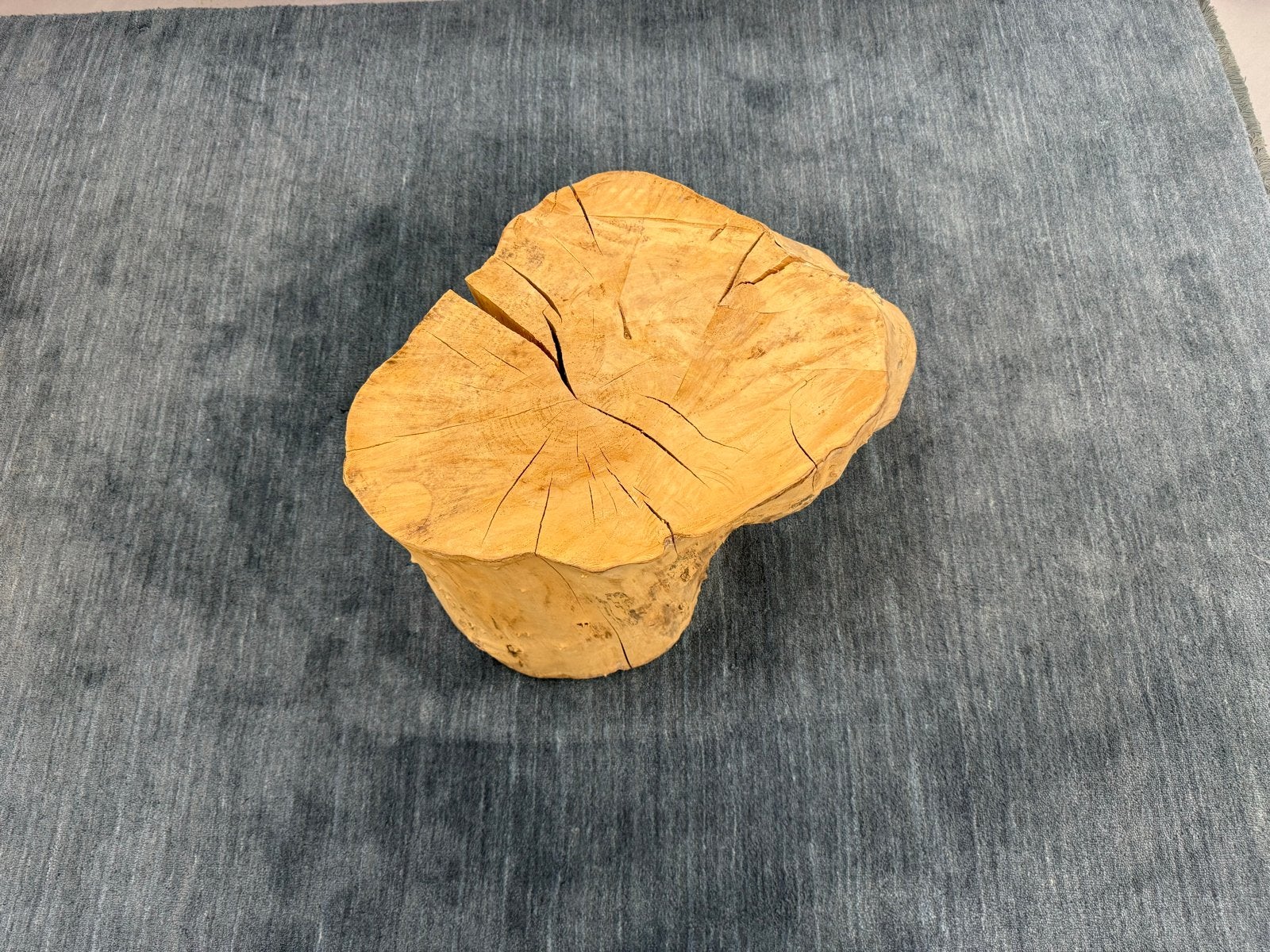 Unieke houten bijzettafel / kruk van boomstronk, Ophalen, Gebruikt, 50 tot 100 cm, Overige vormen