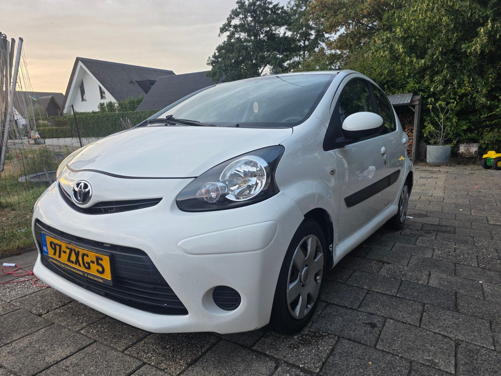 Toyota Aygo 1.0 12V Vvt-i 5DRS 2012 Grijs, Voorwielaandrijving, 4 stoelen, Handgeschakeld, Particulier