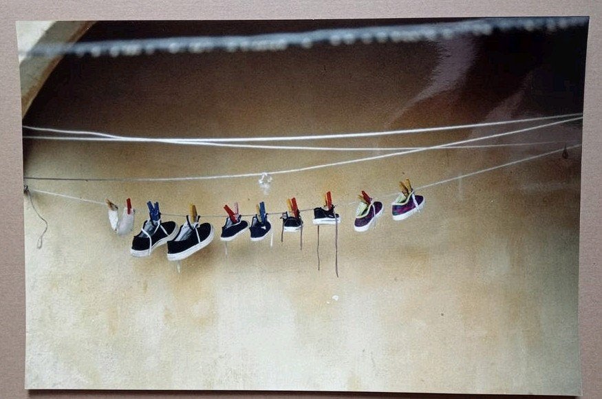 Schoenen aan een waslijn, Ophalen of Verzenden, Voor 1940, Overige onderwerpen