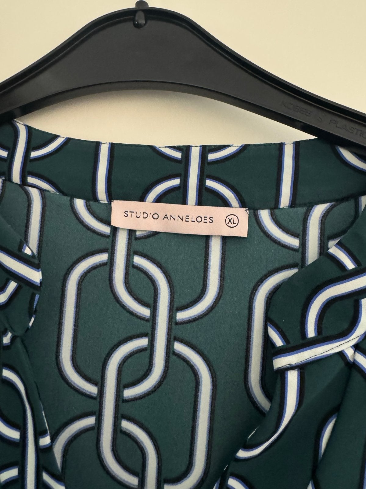 Studio Anneloes Travelstof Blouse Groen met Kettingprint, Verzenden, Zo goed als nieuw, Maat 46/48 (XL) of groter, Groen