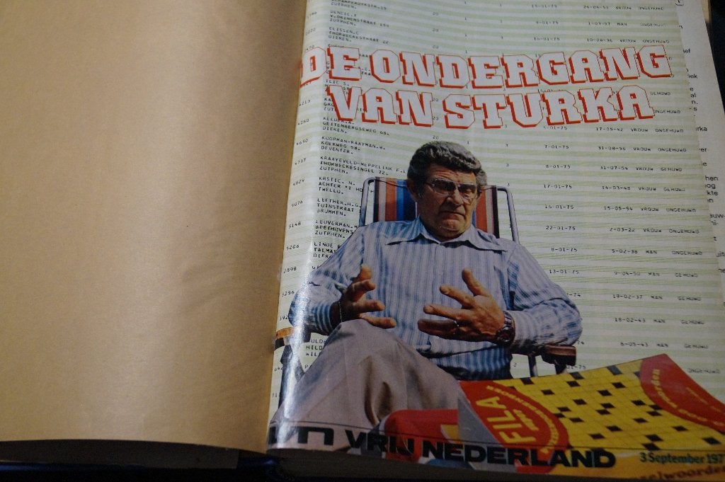 Verzamelbanden bijlages Vrij Nederland 1977 t/m 1983., Ophalen of Verzenden, Gelezen, Geschiedenis en Politiek