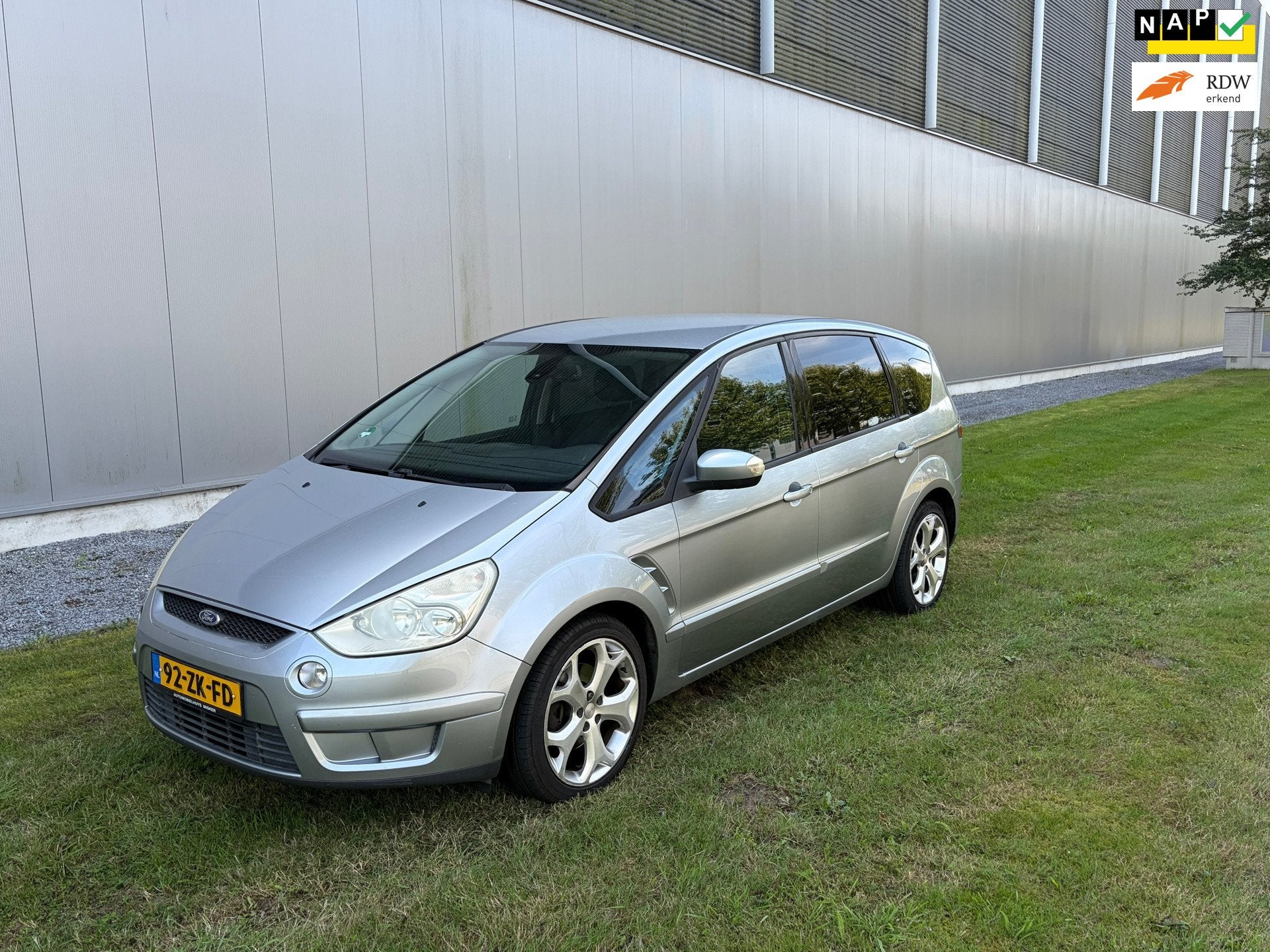 Ford S-Max 2.3-16V/Airco/Automaat/, Auto's, Ford, Dealer onderhouden, 1250 kg, 4 cilinders, 2261 cc