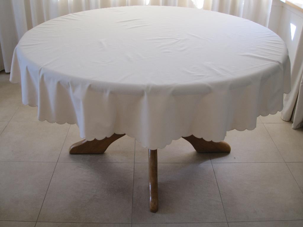 Fraai beige tafelkleed rond 160 cm zo goed als nieuw., Ophalen of Verzenden