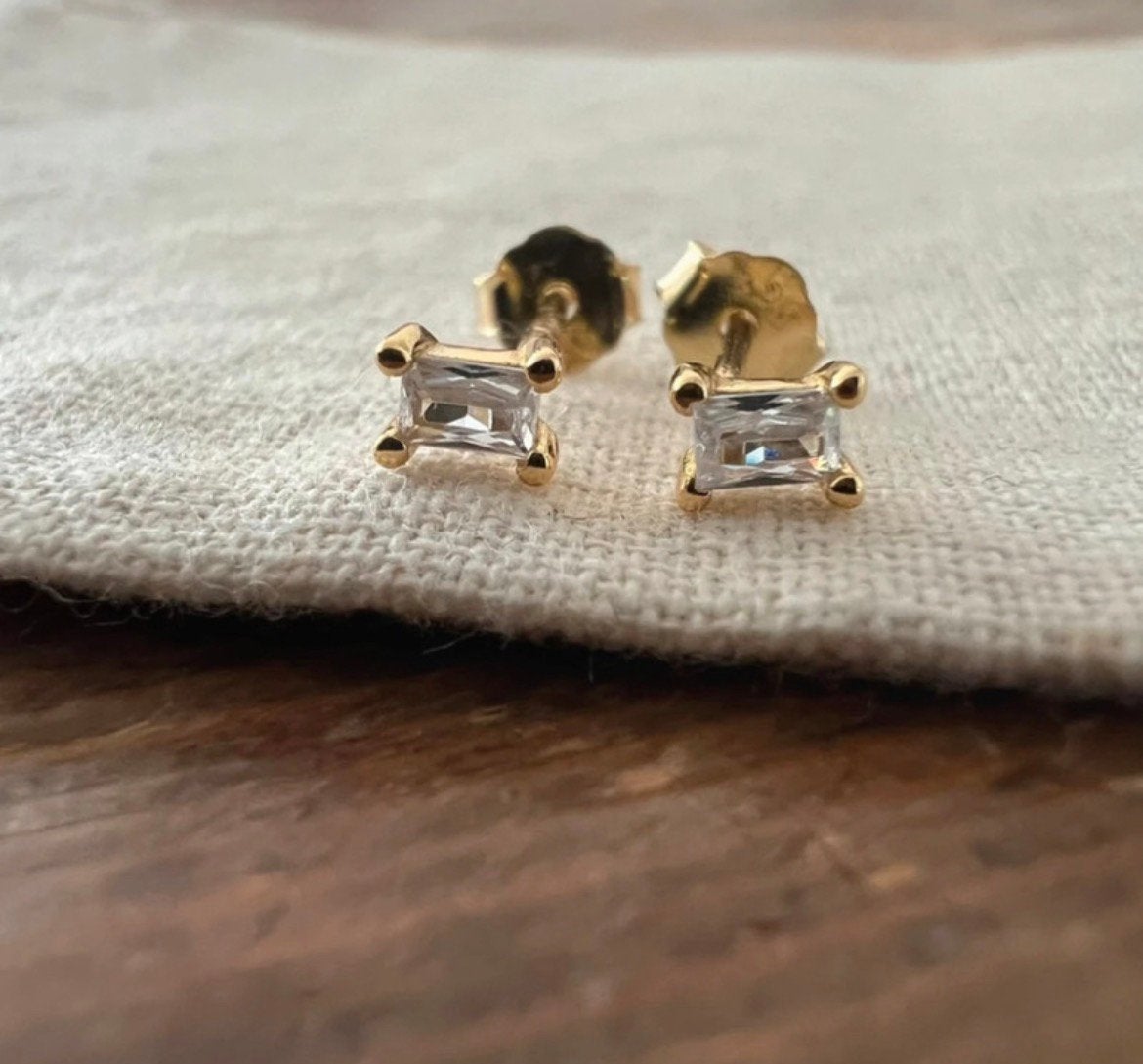 Zilveren 925 goud vergulde oorbellen 3x4mm met witte stenen, Verzenden, Zo goed als nieuw, Goud, Zilver