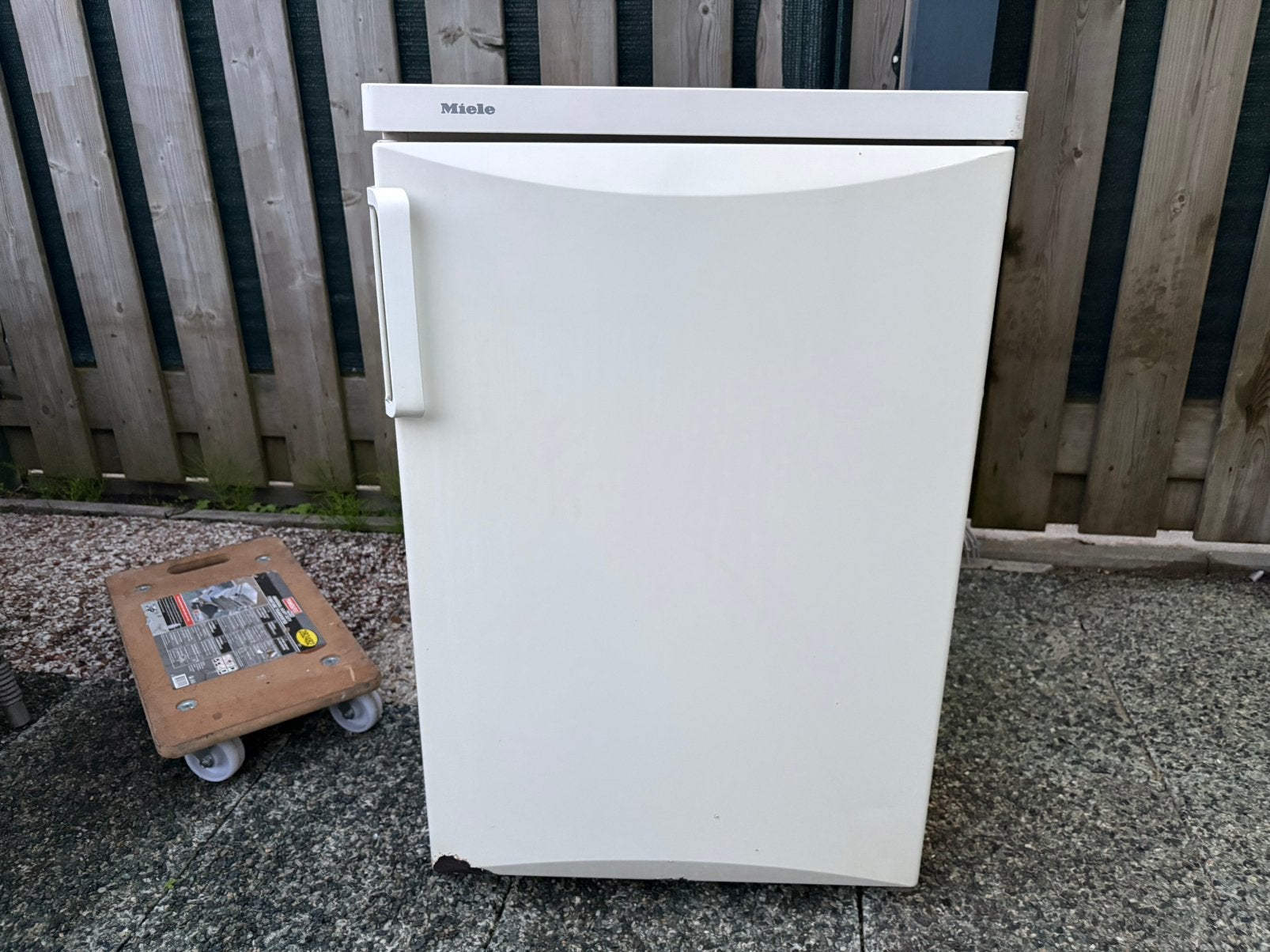 Miele koelkast Tafelmodel Compact en Betrouwbaar, Ophalen, Minder dan 85 cm, 45 tot 60 cm, Zonder vriesvak