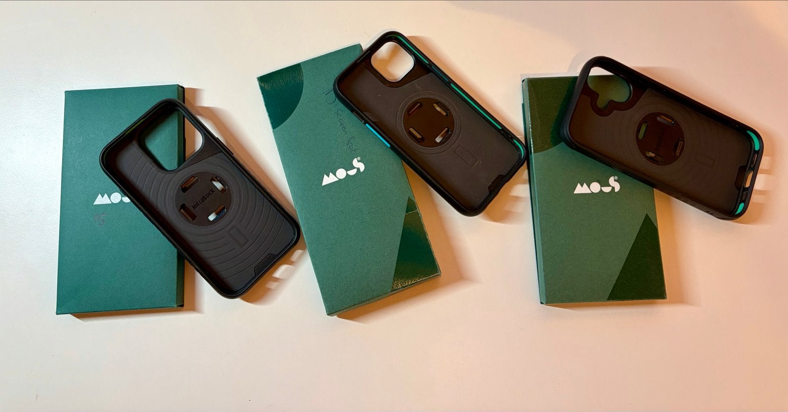 Mous IntraLock Hoesjes voor iPhone 13 en 17, Kunststof, Zwart, Hoesje of Tasje, Ophalen of Verzenden