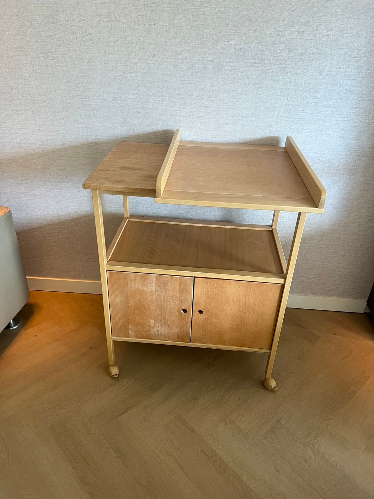 Aankleedtafel commodekast baby, Kinderen en Baby's, Kinderkamer | Commodes en Kasten, Ophalen, Zo goed als nieuw, 75 tot 100 cm