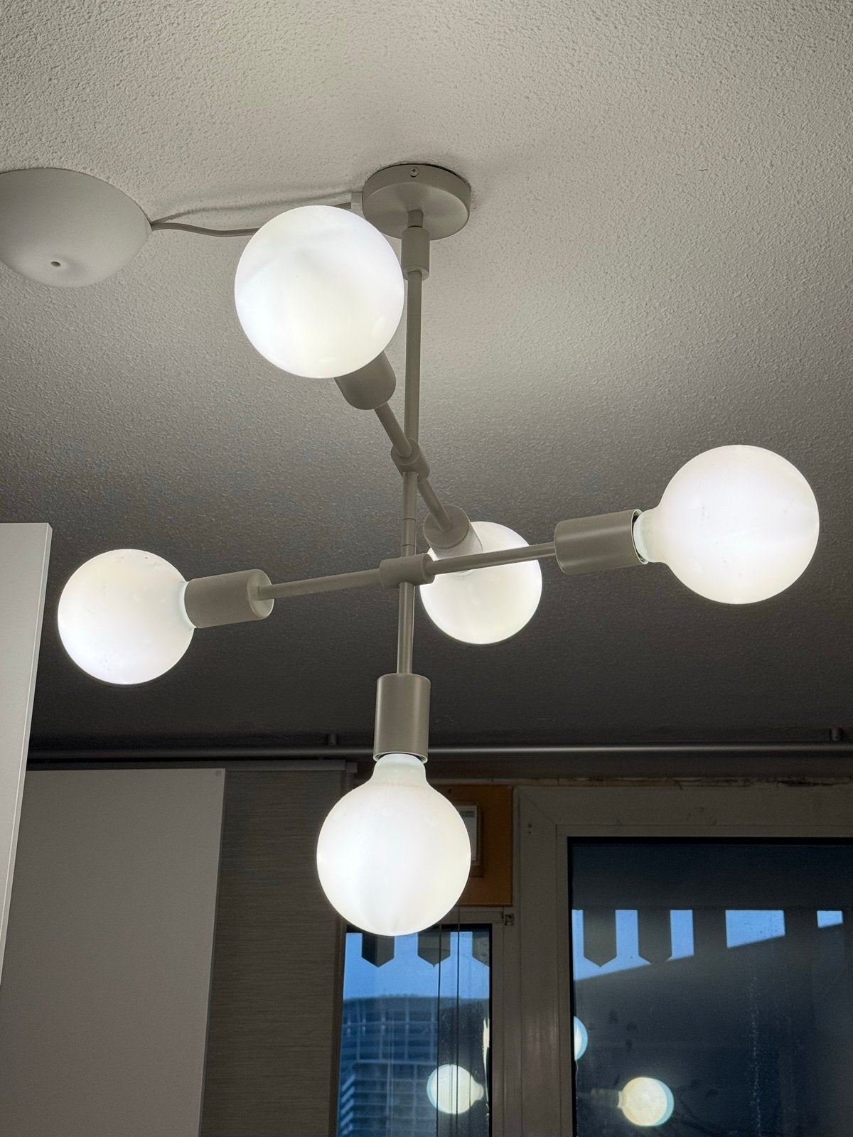 Bolia piper 5 arms matgrijs lamp, Ophalen of Verzenden, Zo goed als nieuw, Metaal, E27 (groot)