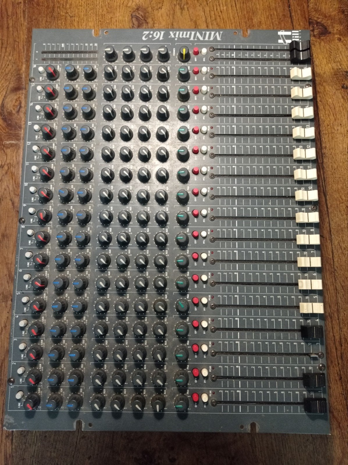 Hill minimix 16:2 rack mixer, Muziek en Instrumenten, Ophalen, Gebruikt, 10 tot 20 kanalen