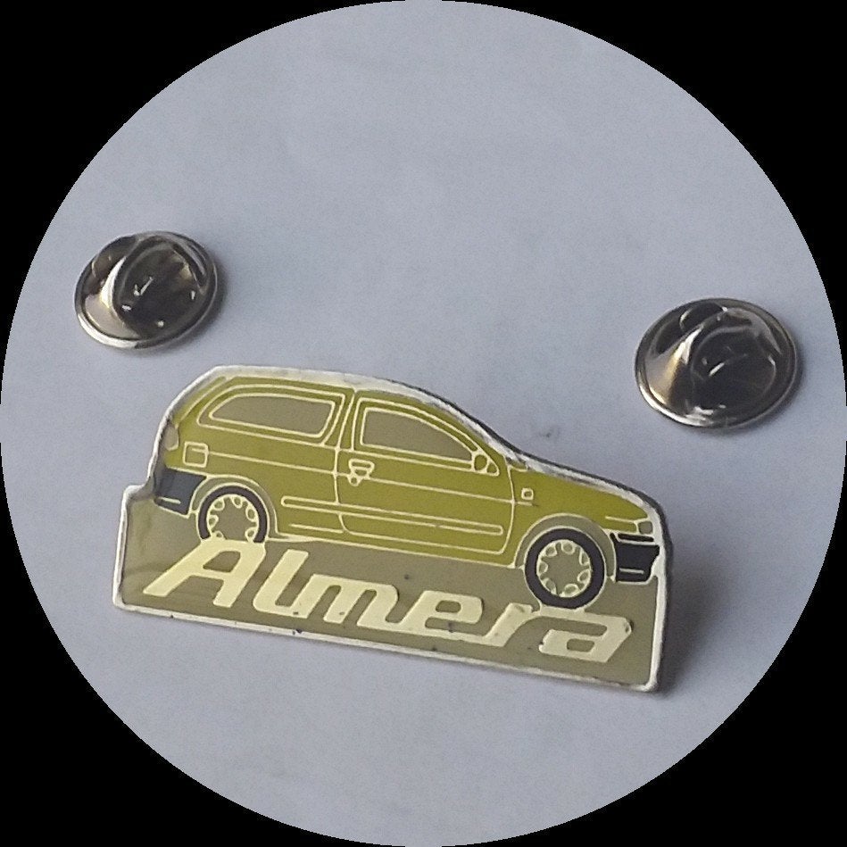 NISSAN Almera pin, geel, Ophalen of Verzenden, Zo goed als nieuw, Transport, Speldje of Pin