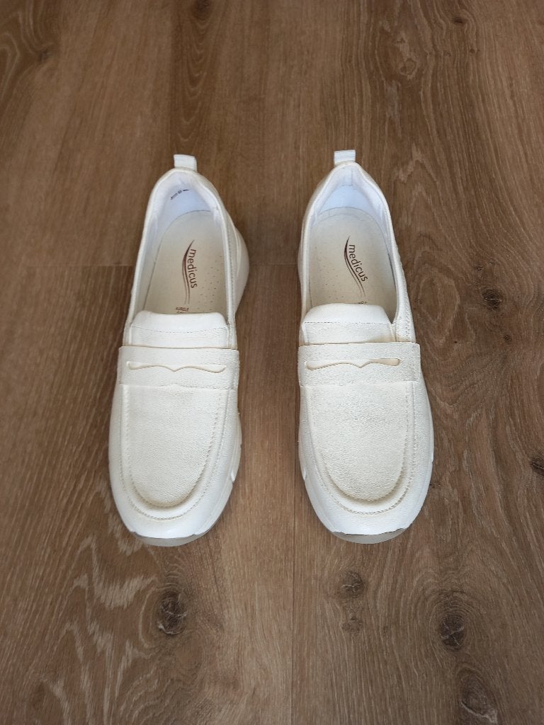 Instappers van Medicus maat 6,5, Kleding | Dames, Schoenen, Ophalen of Verzenden, Nieuw, Wit, Instappers
