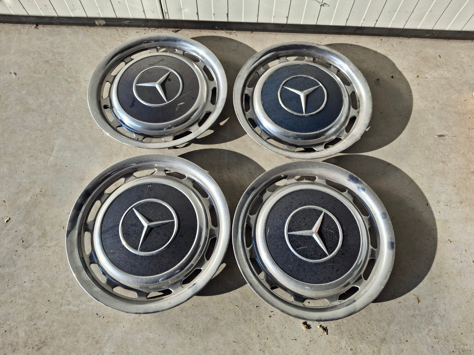 Mercedes W123 wieldoppen en stalen velgen, Ophalen, Gebruikt