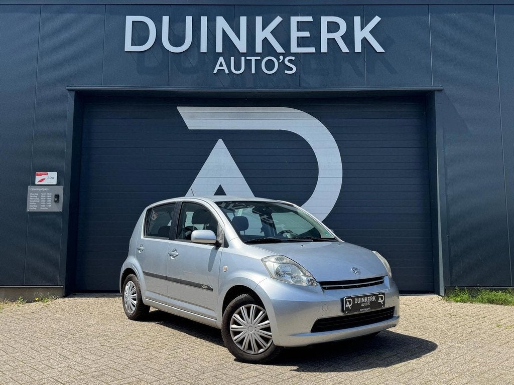 Daihatsu Sirion 2 1.0-12V Trend | Elektrische ramen | Trekha, Auto's, Daihatsu, Voorwielaandrijving, Stof, Gebruikt, Bedrijf