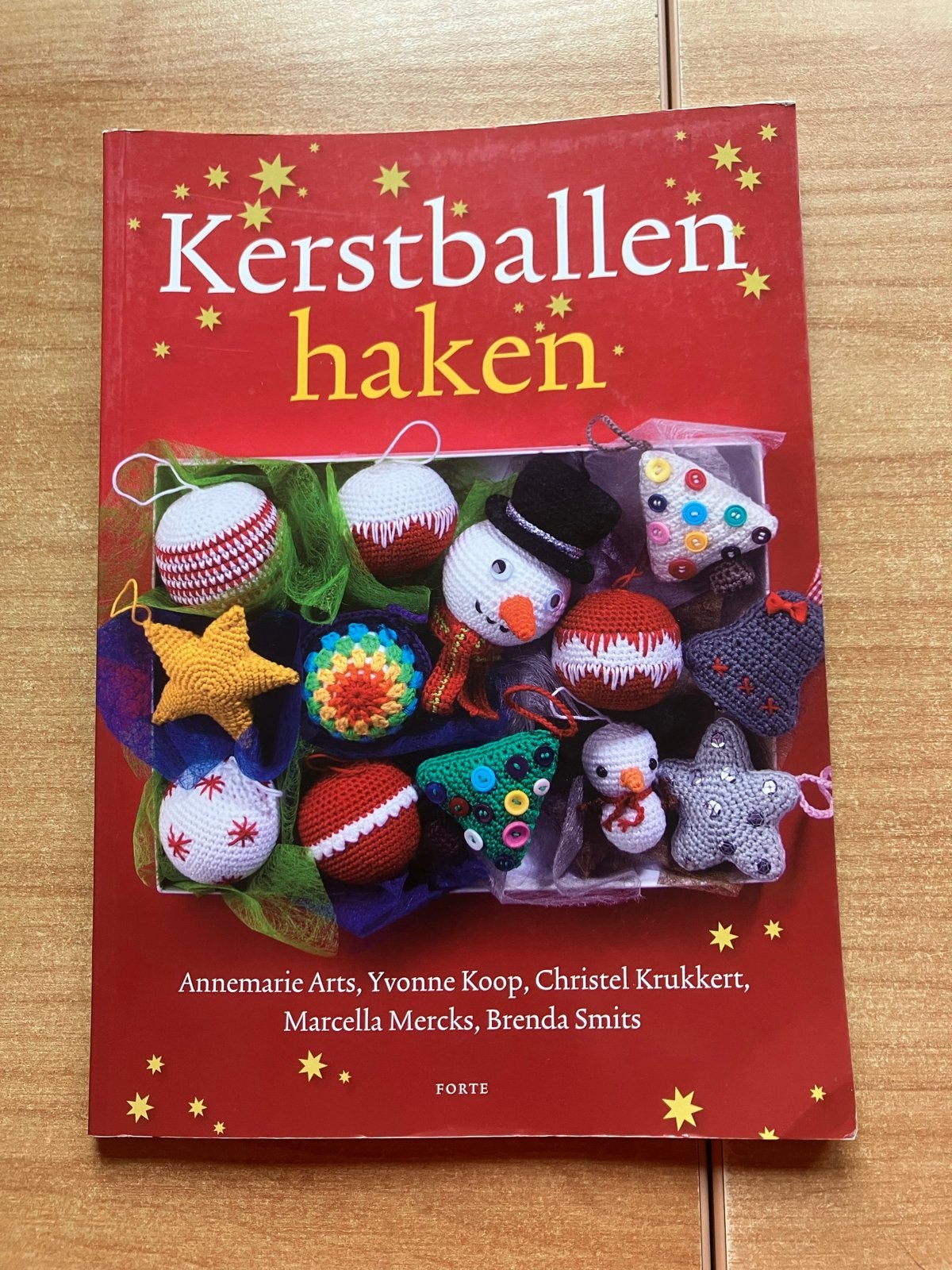 Haakboek Kerstballen Haken - Unieke Kerstdecoratie, Hobby en Vrije tijd, Ophalen of Verzenden, Zo goed als nieuw, Haken, Patroon of Boek