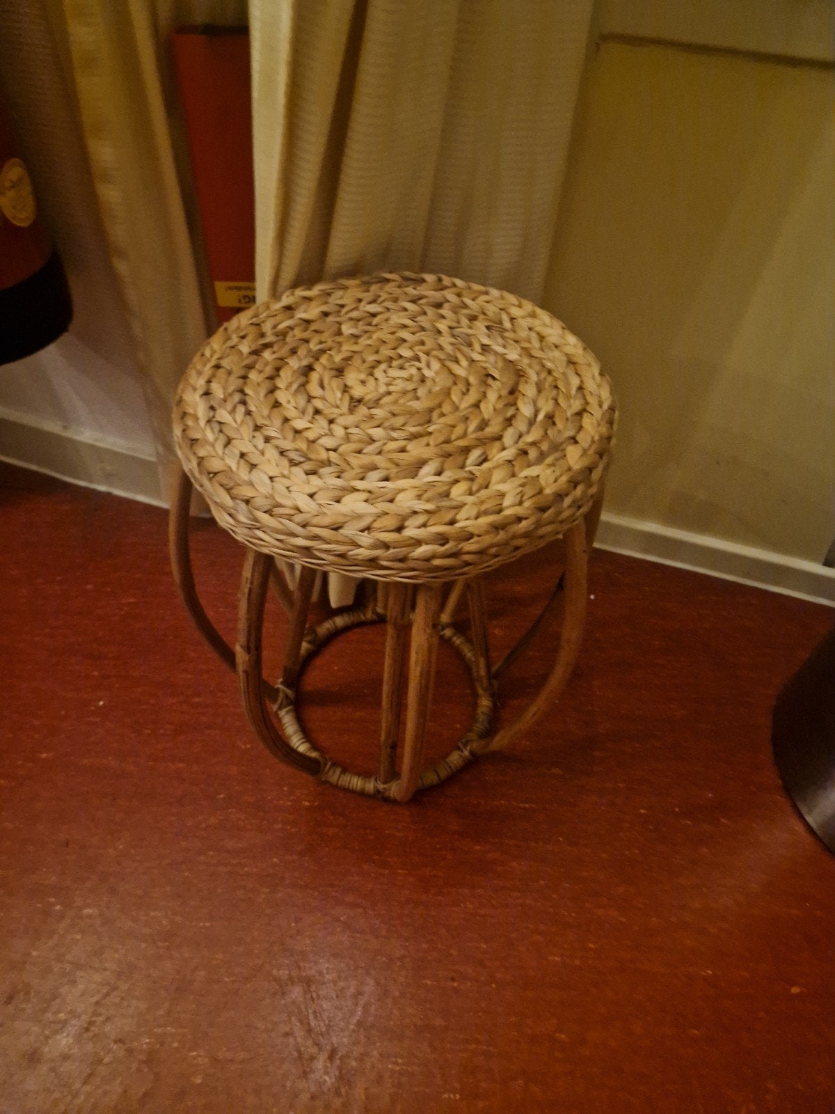 Vintage rotan krukje, Huis en Inrichting, Ophalen, Hout