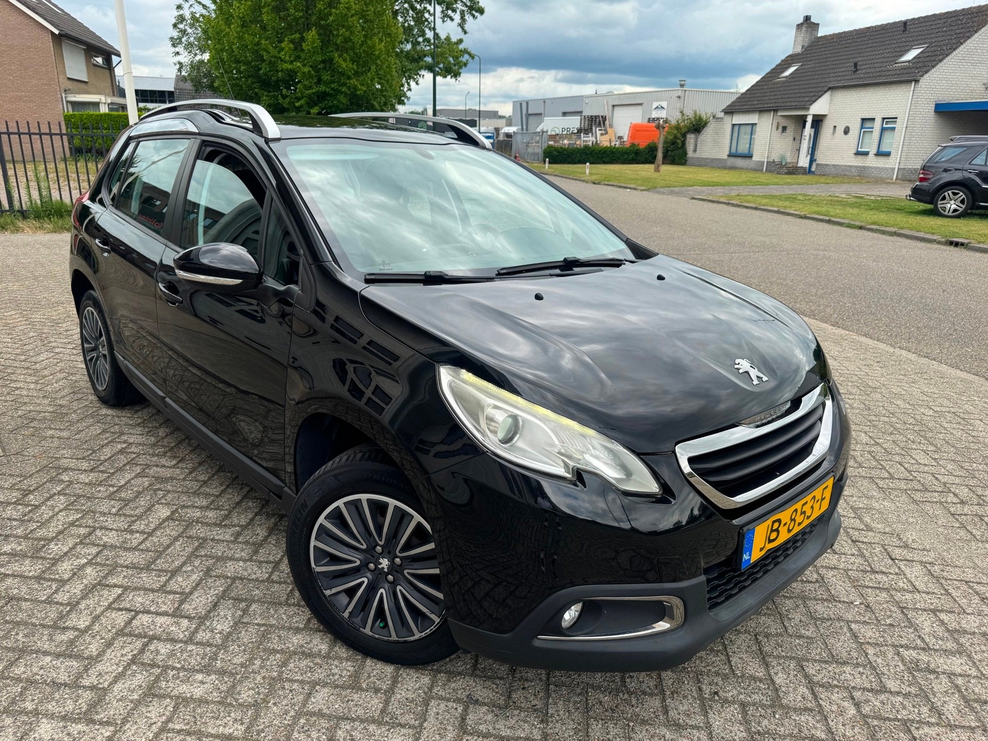 Peugeot 2008 1.2 PureTech Active Automaat, Camera, Trkhaak, Gebruikt, Euro 6, 1199 cc, Origineel Nederlands