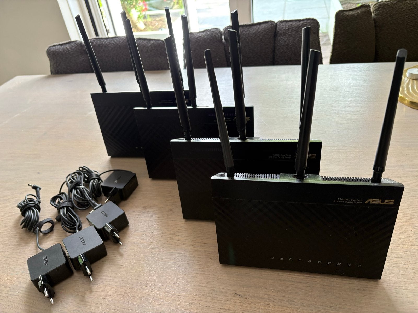 4 stuks mesh Gigabit Router ASUS RT-AC68U Dual Band 802.11ac, Computers en Software, Routers en Modems, Ophalen of Verzenden, Zo goed als nieuw