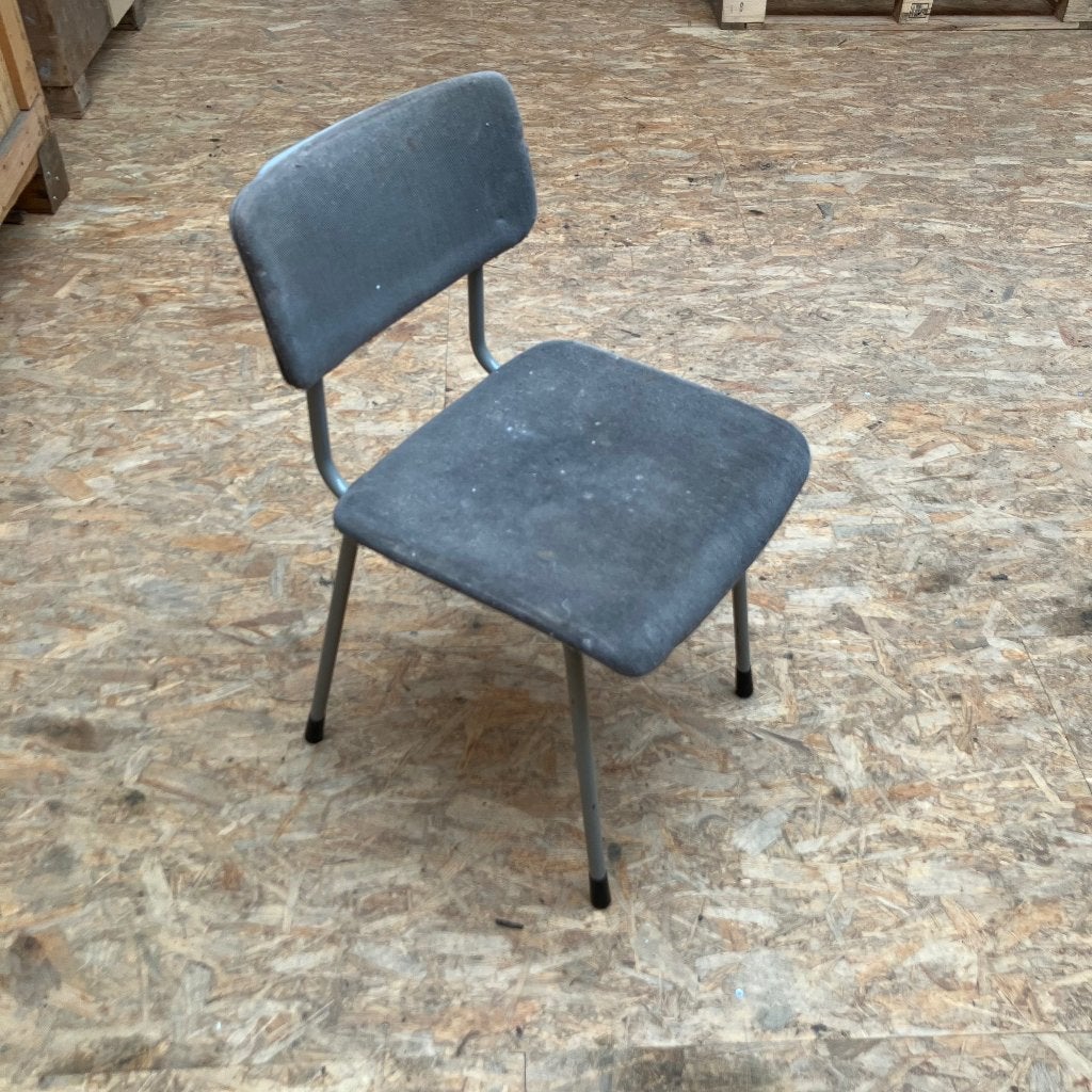 Vier ‘buisframe Gispen stoel 1231 met hoge sokjes’, Gebruikt, Grijs, Ophalen, Gispen Buisframe