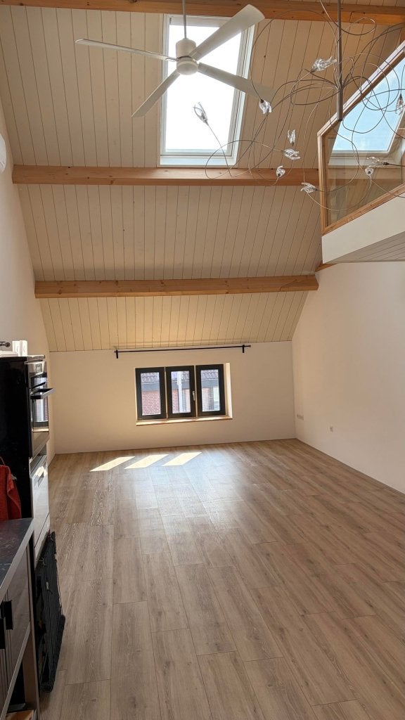 NIEUW! Woonruimte te huur Hoogstraat, Neer